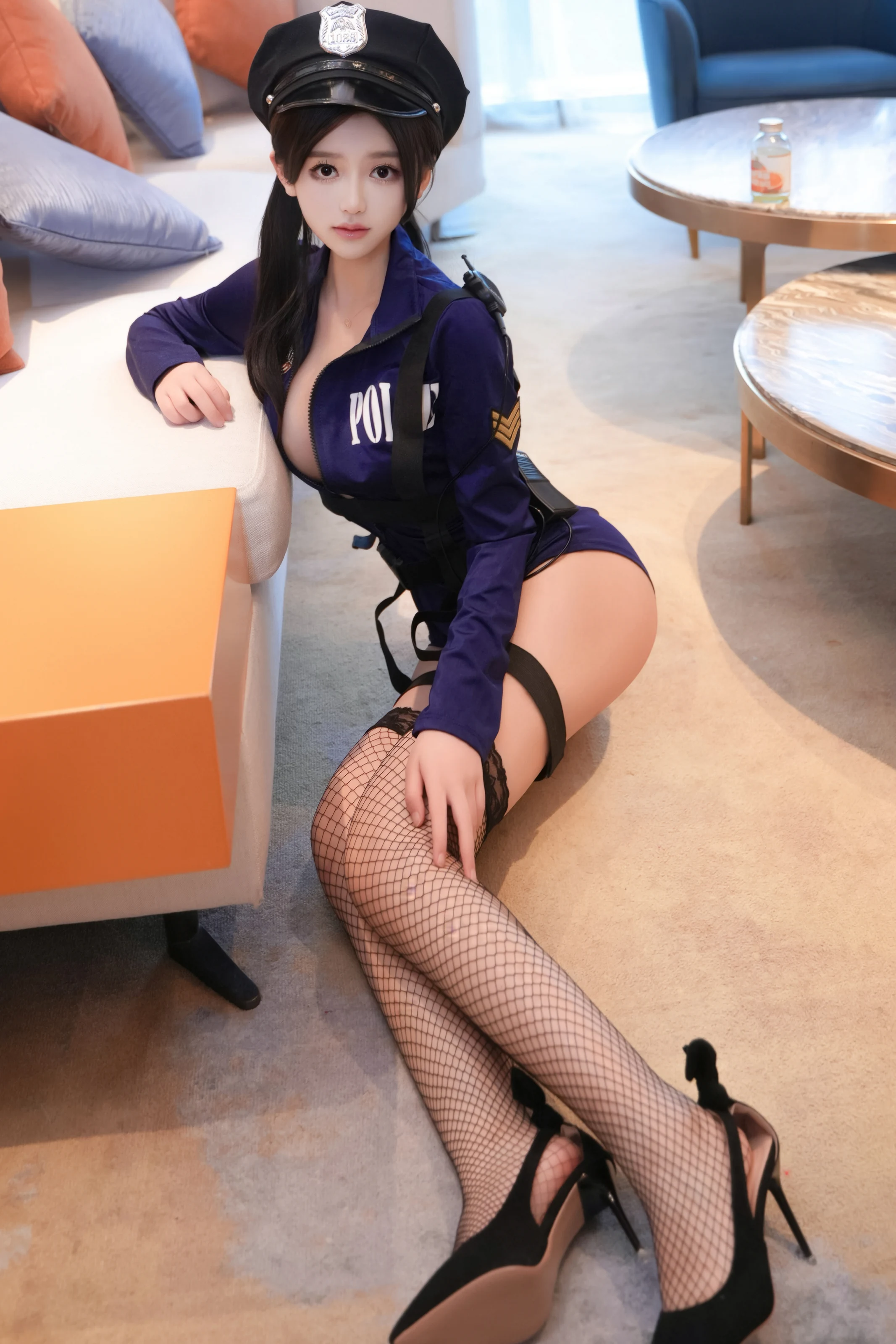  XiuRen 内购版 No.8066 奶茶味的包子 保安制服 [76P]第12张
