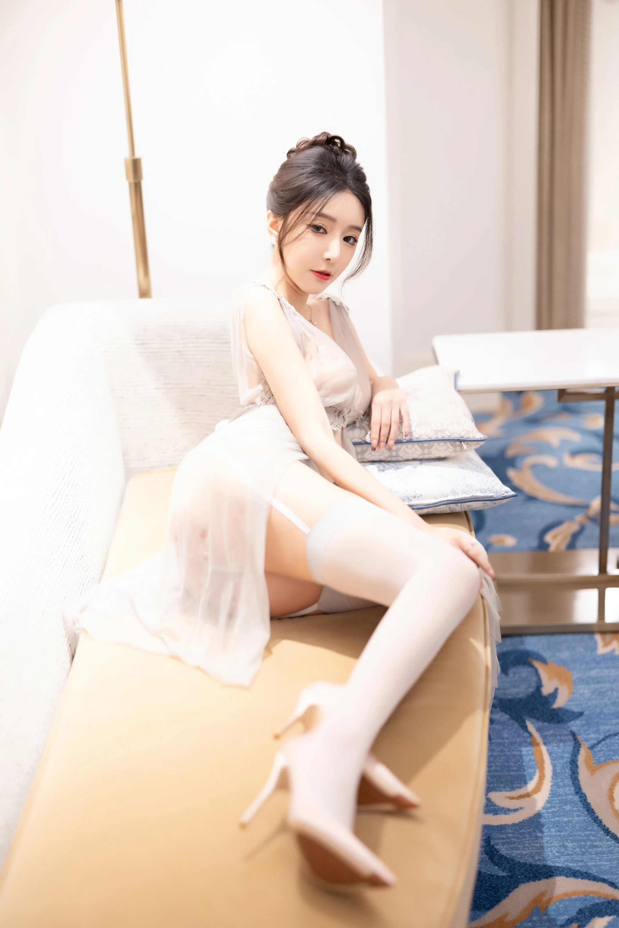  XiuRen 内购版 No.7991 王馨瑶yanni 淡黄色露肩礼裙 [98P]第18张