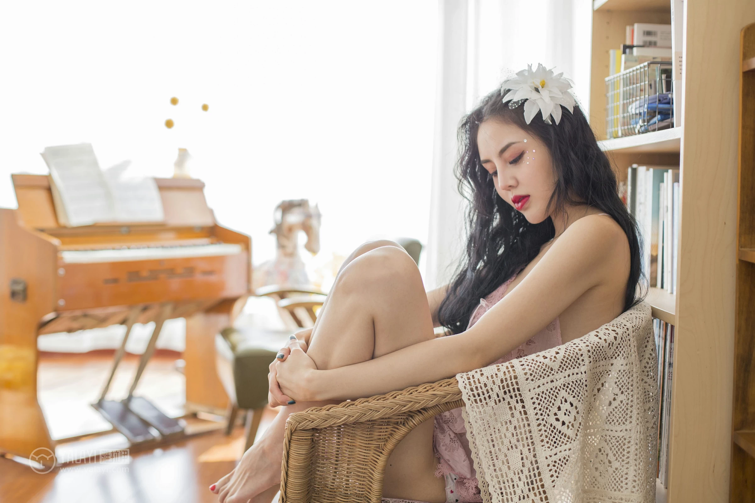 [YALAYI雅拉伊]NO.150 橘色的暖阳花 凉儿 粉色透视情趣蕾丝睡衣性感私房写真集第2张