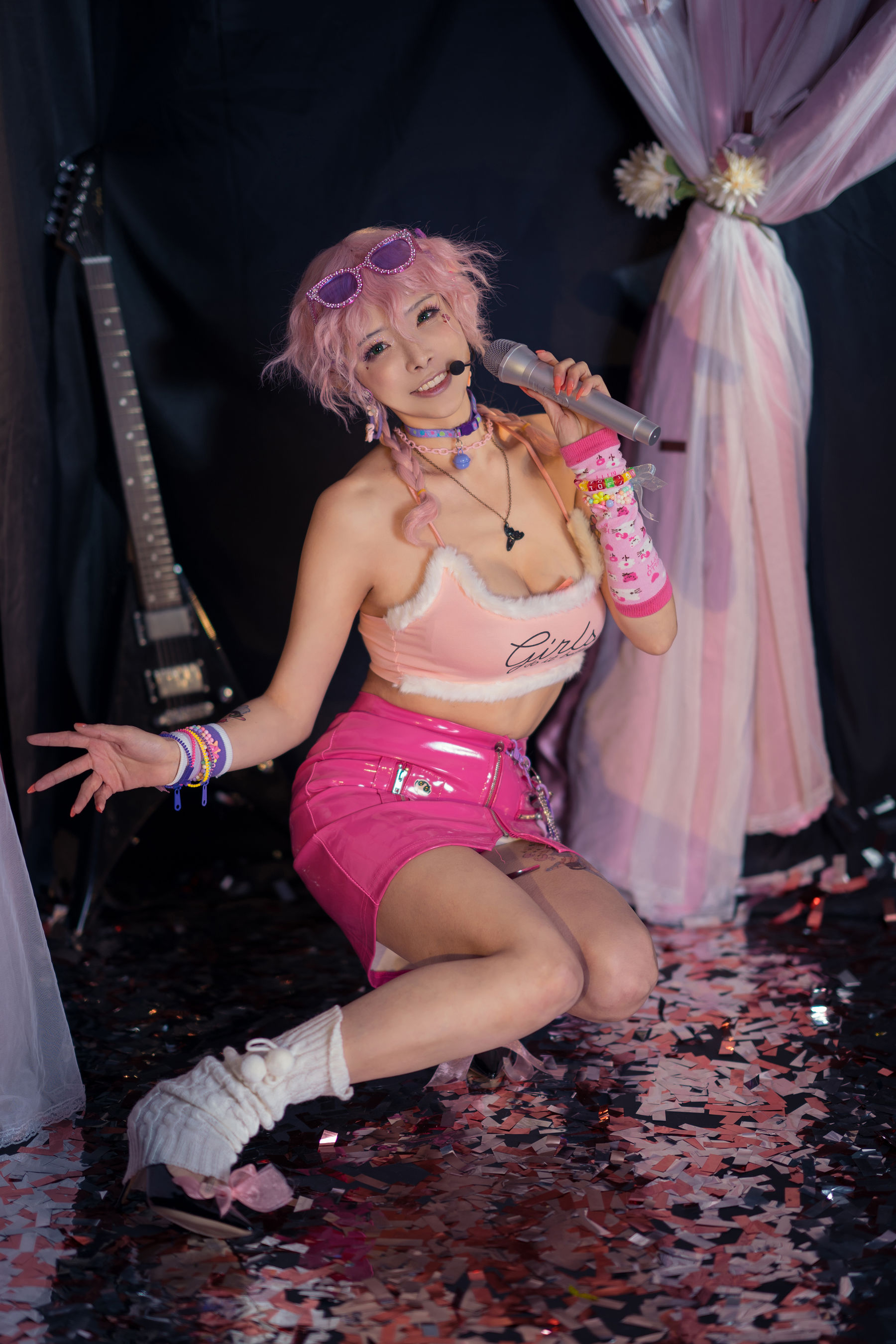 [网红COSER写真] 秋和柯基(夏小秋秋秋) - 小偶像第1张