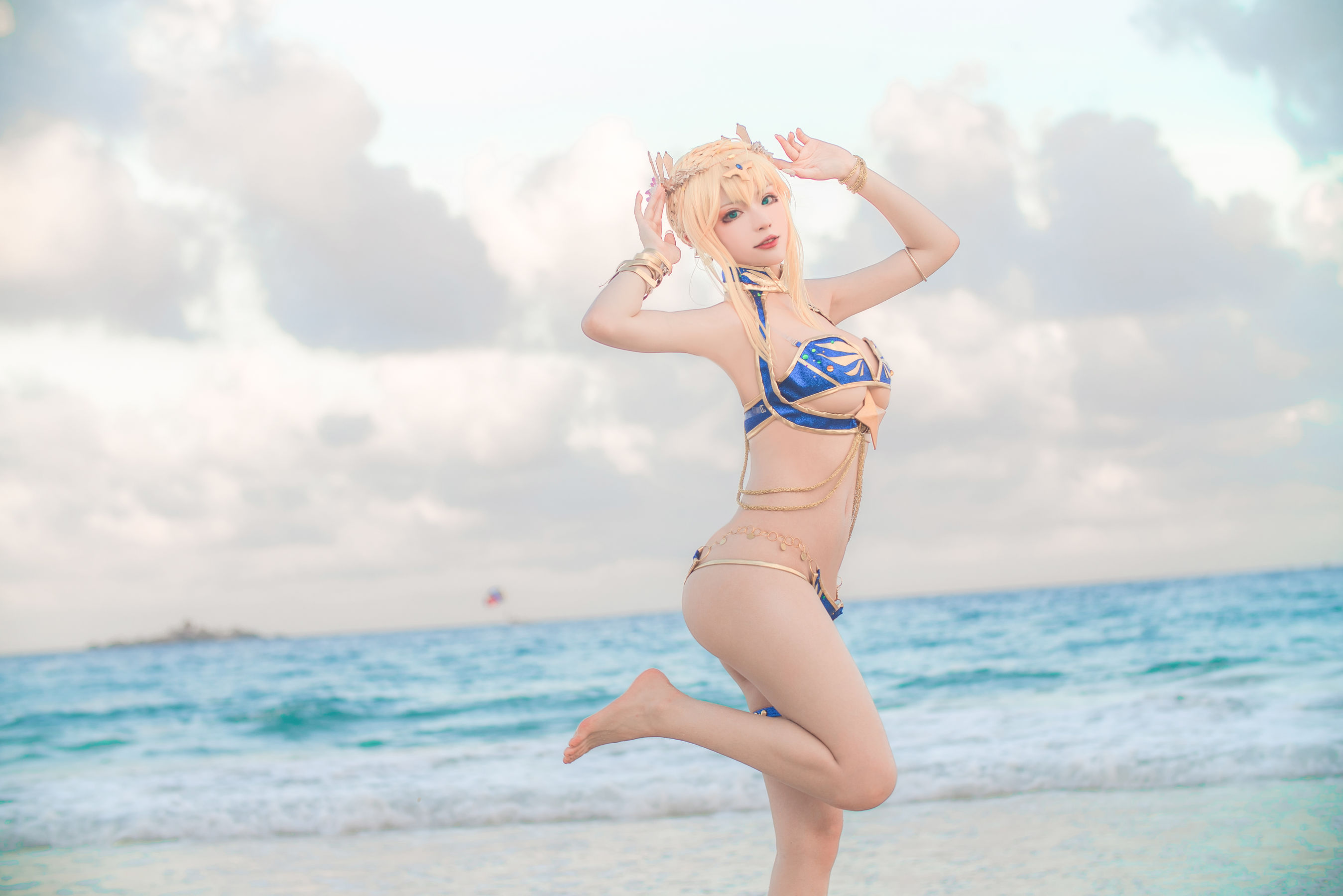 [网红COSER写真] 起司块wii写真 - 白枪泳装第4张