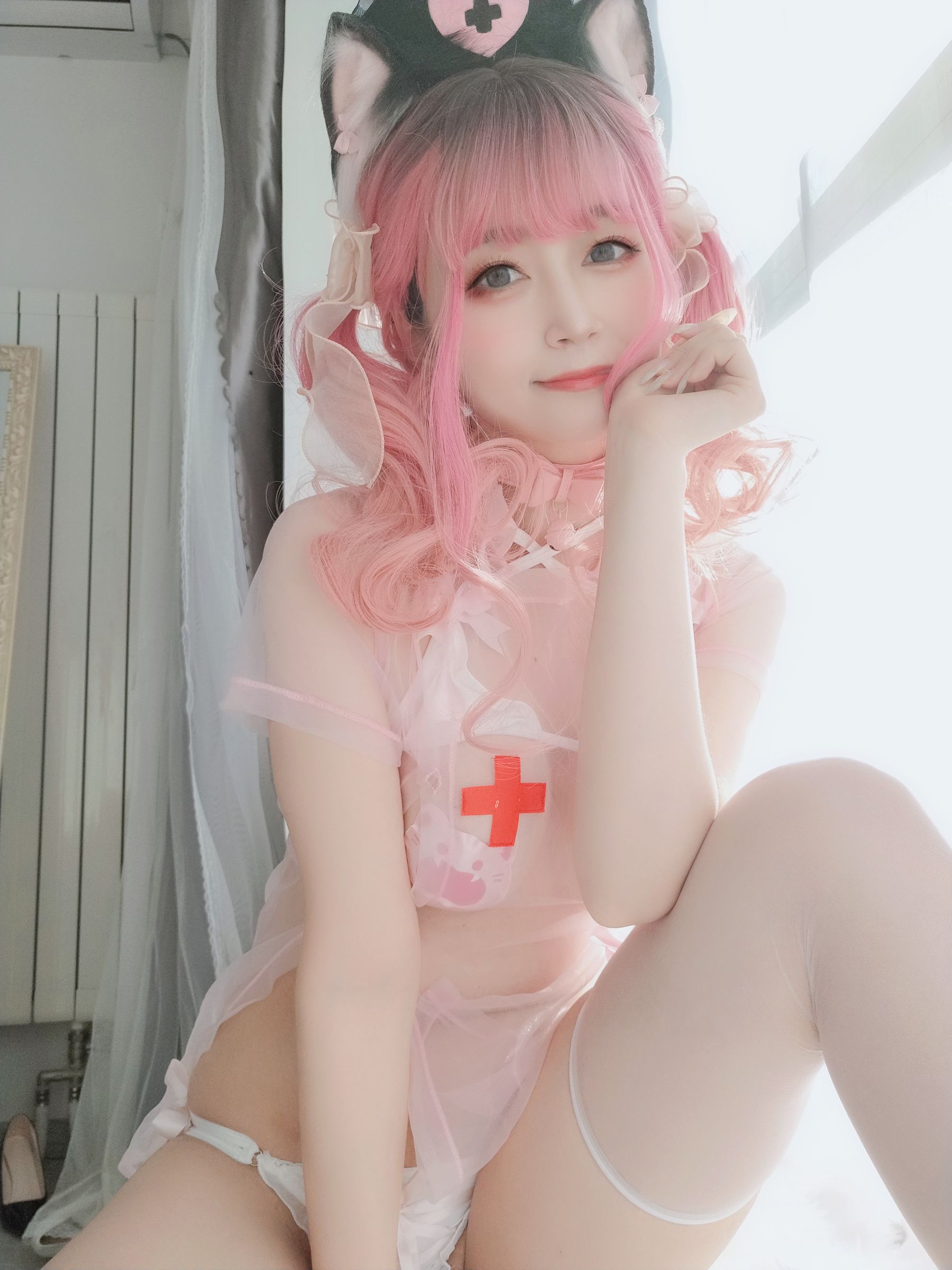 [COS福利] Coser小姐姐白银 - 猫咪护士第4张