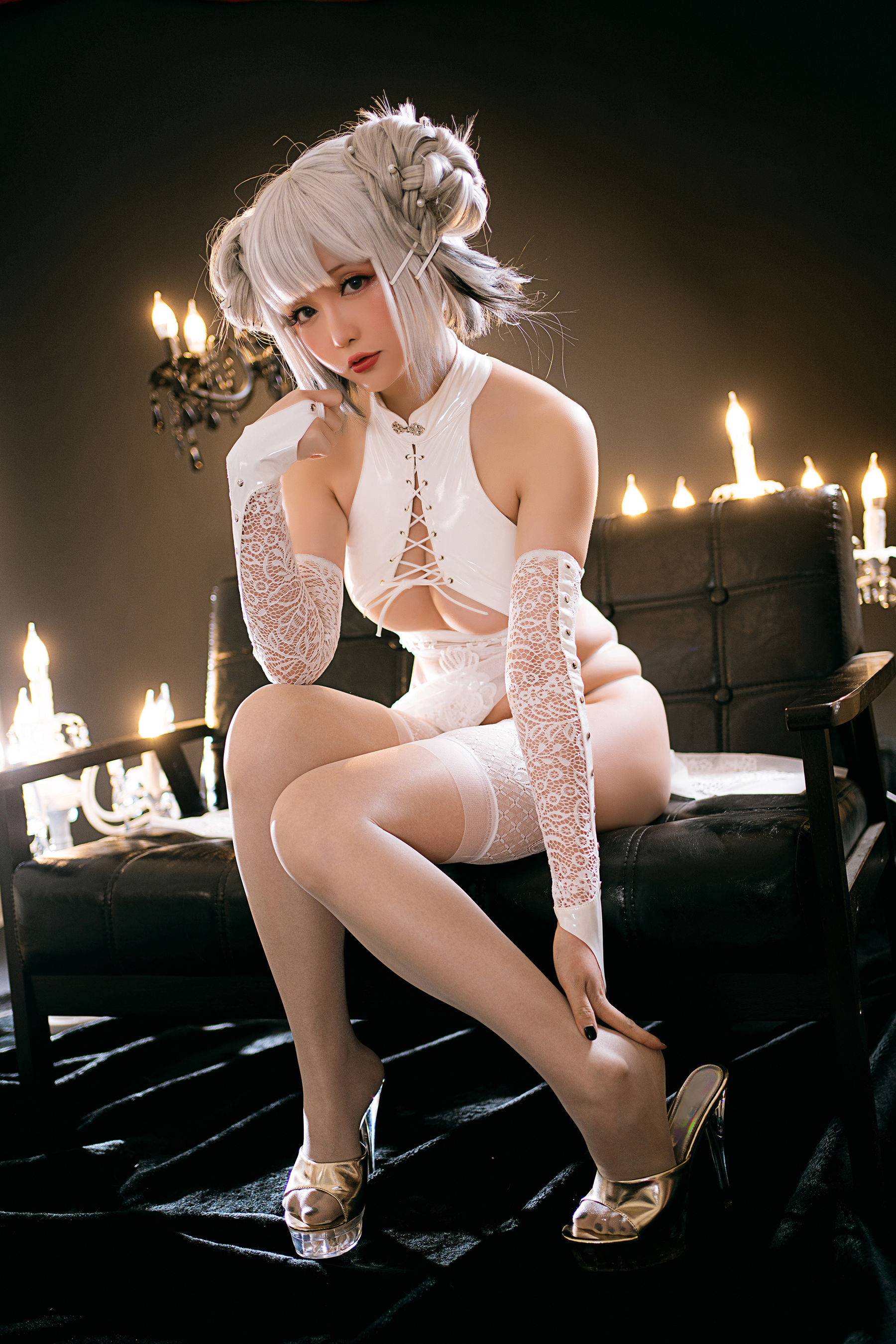 [COS福利] Coser小姐姐星之迟迟 - 白狗勾 旗袍第20张