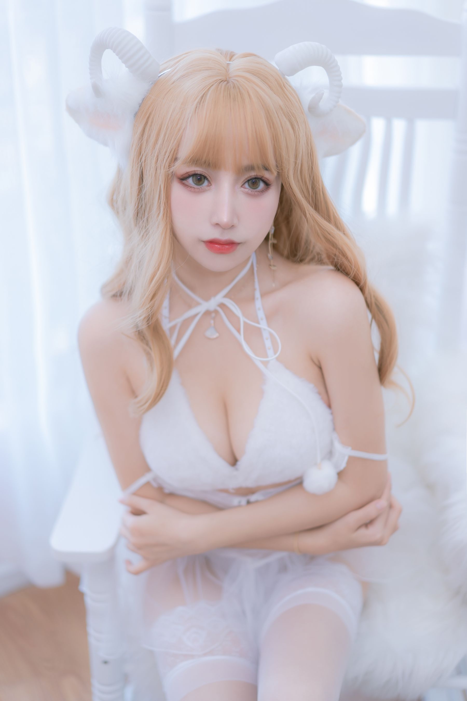[福利COS] 斗鱼米线线sama写真 - 小羊咩生日限定第6张