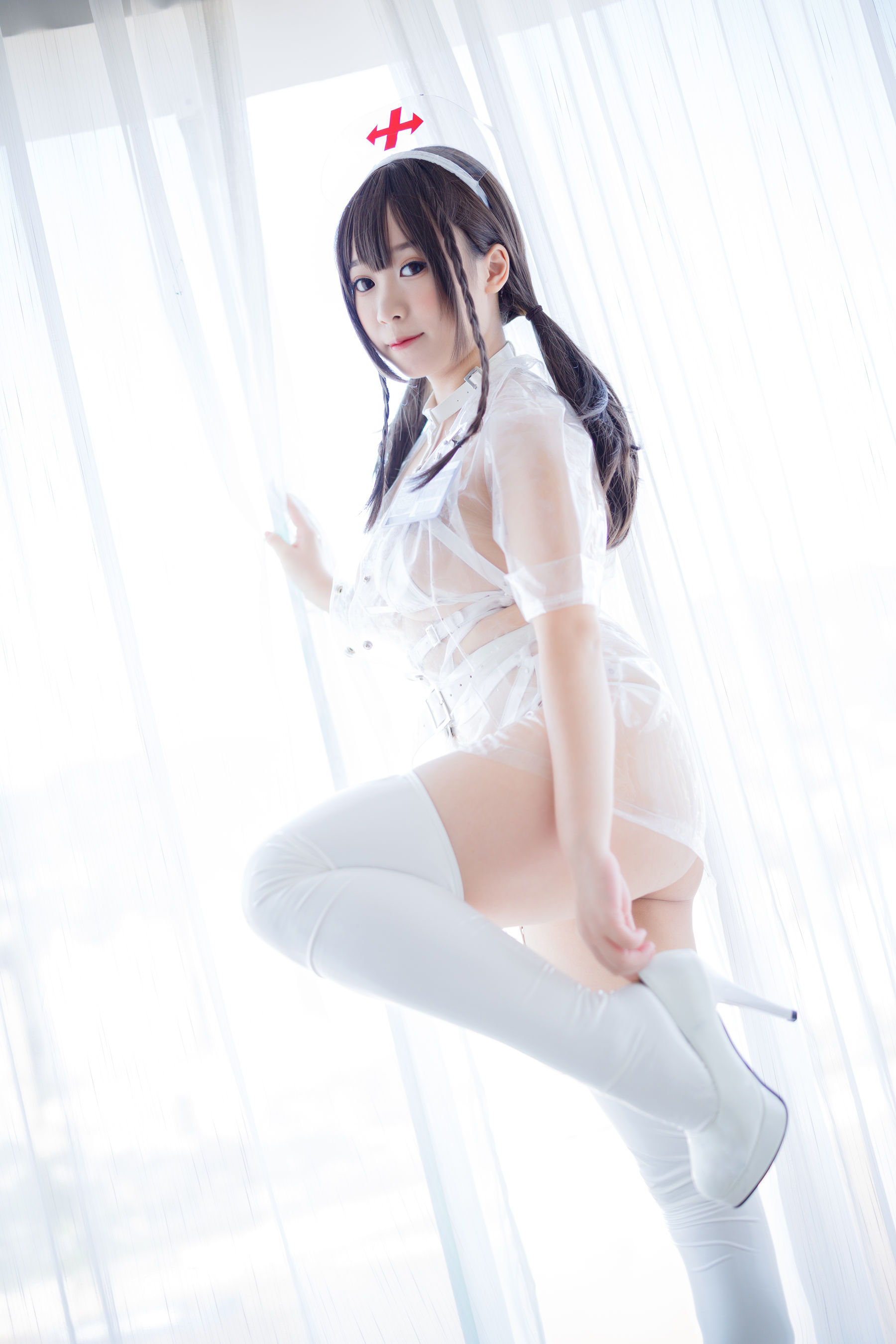 [福利COS] 胡桃猫Kurumineko - 透明护士第16张