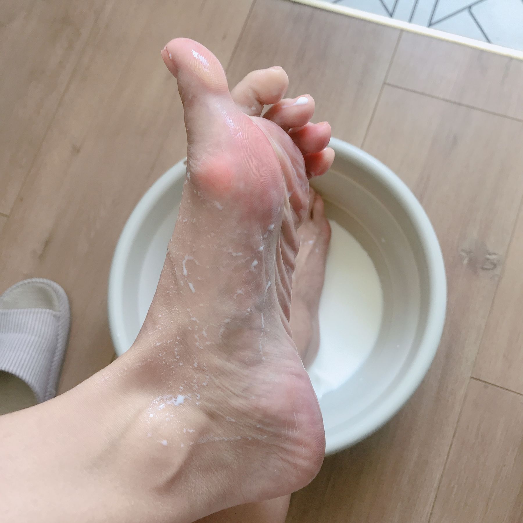 [福利COS] 安乔乔儿(Nia乔乔) No.001 牛奶洗脚第24张