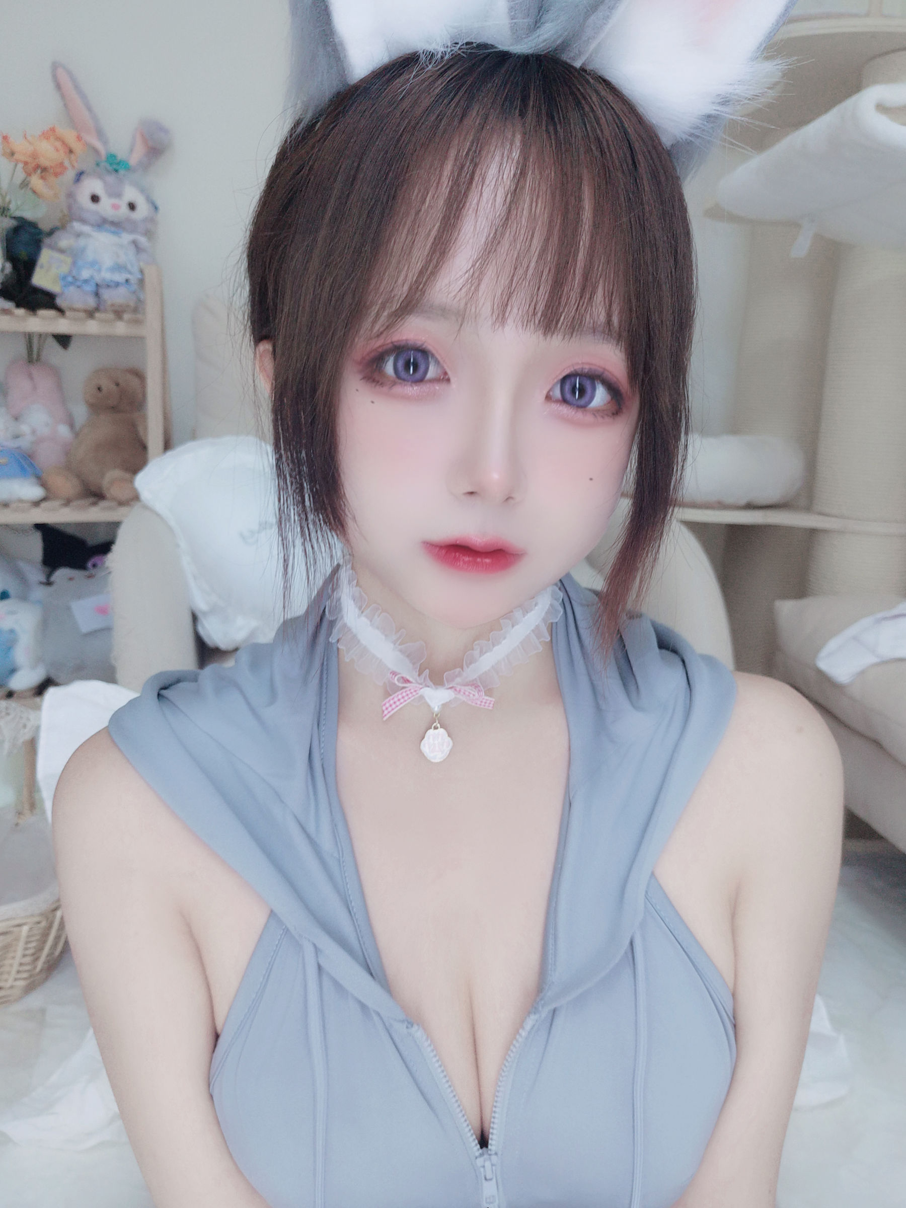 [福利COS] Cosplay日奈娇 - 兔兔卫衣第1张