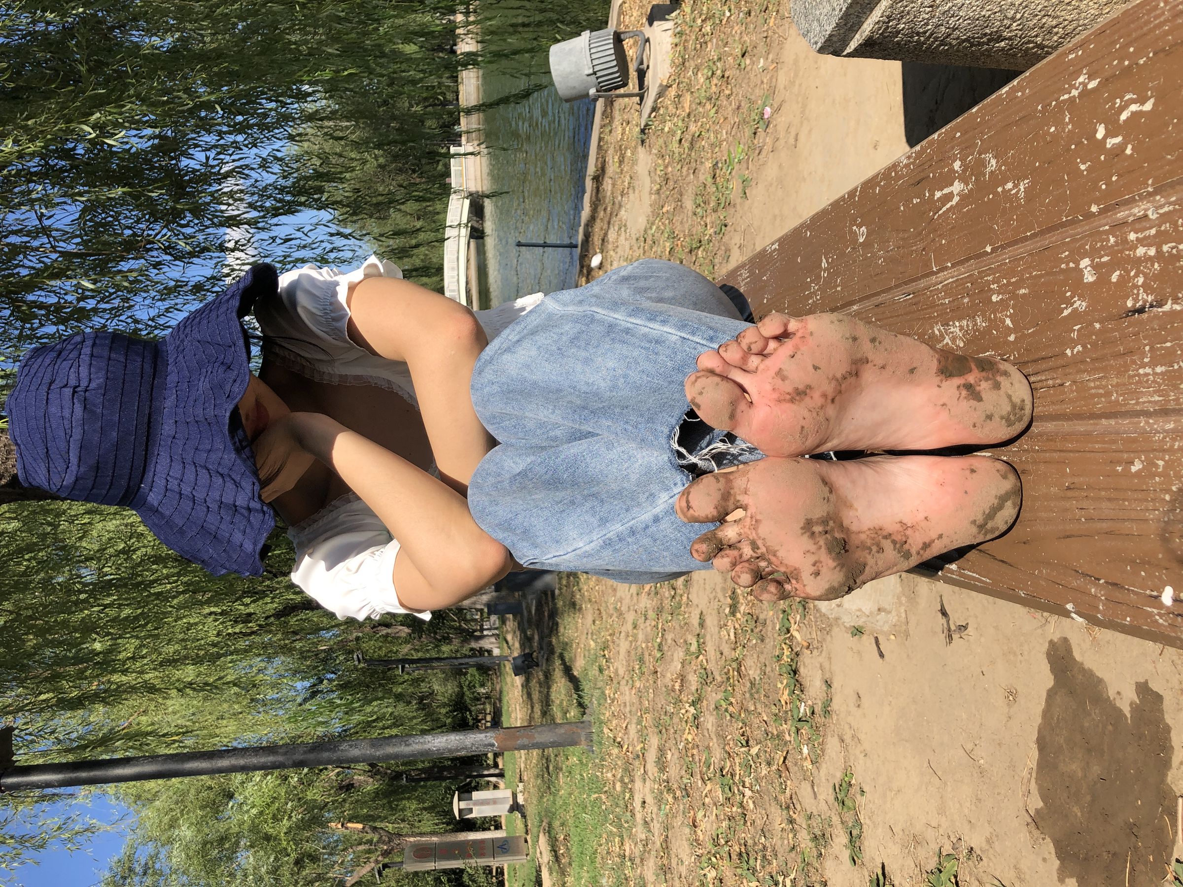 [福利COS] 安乔乔儿(Nia乔乔) No.007 乔乔脏脚底第30张