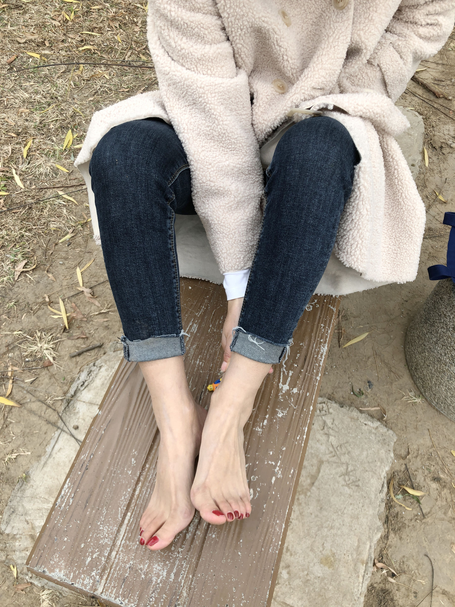 [福利COS] 安乔乔儿(Nia乔乔) No.010 红甲裸足第41张