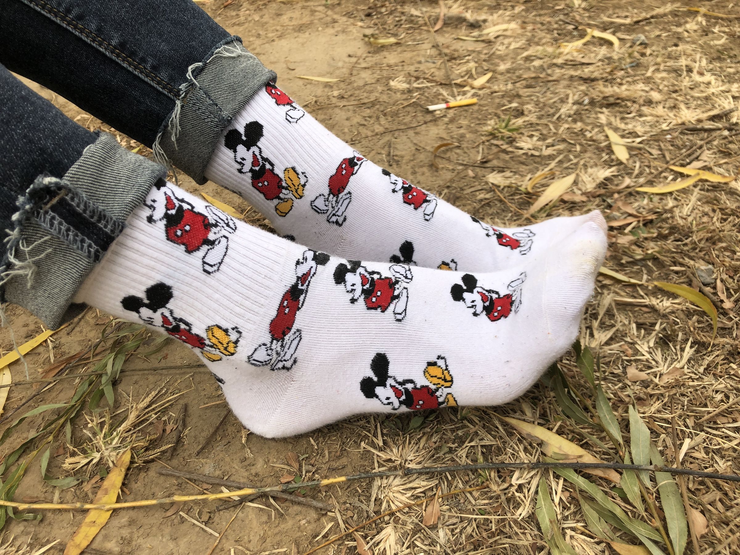 [福利COS] 安乔乔儿(Nia乔乔) No.010 红甲裸足第1张