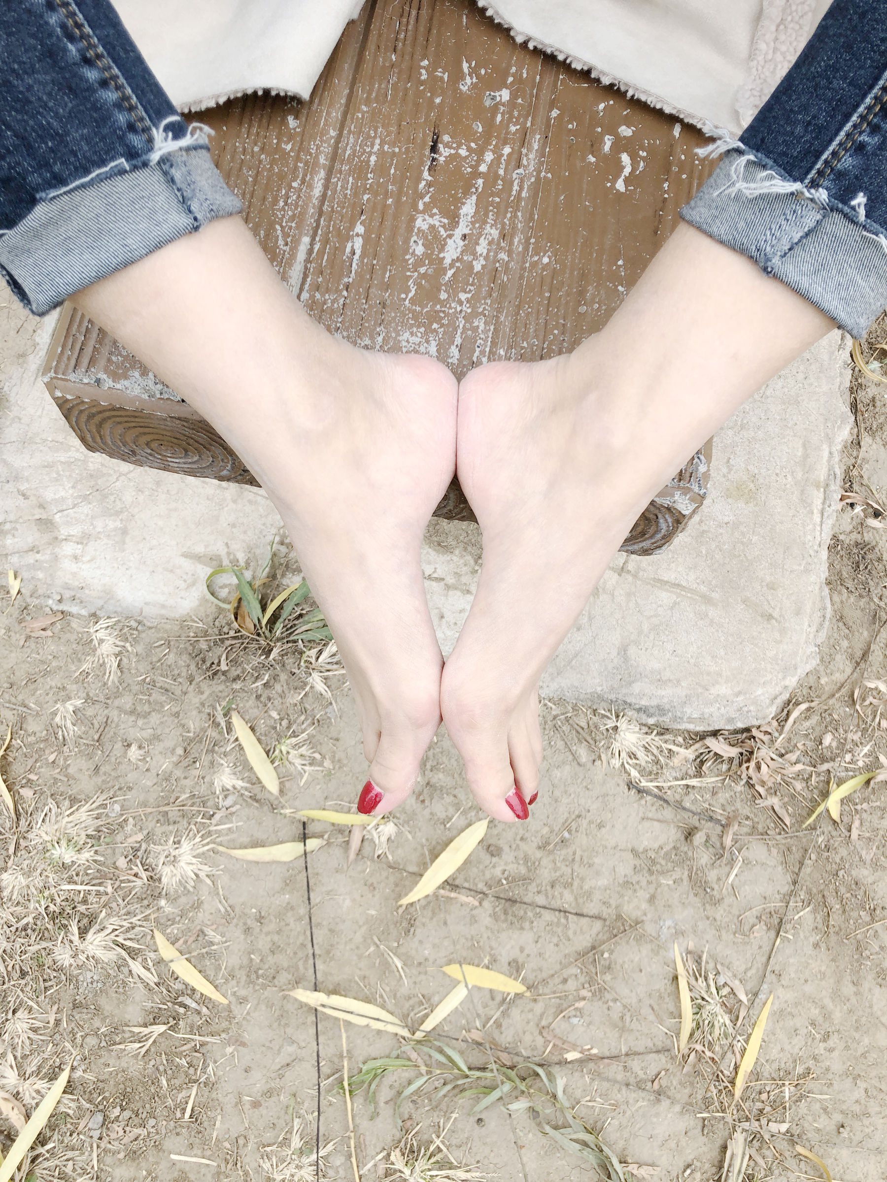 [福利COS] 安乔乔儿(Nia乔乔) No.010 红甲裸足第24张