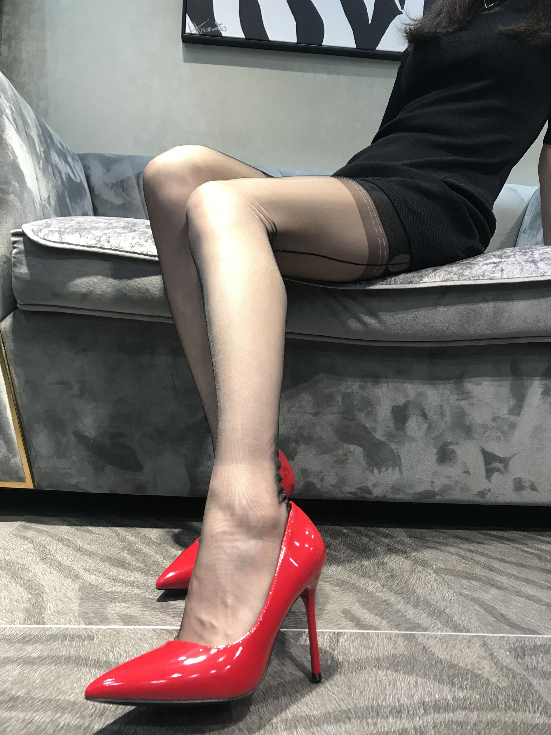 [福利COS] 丝足博主麋鹿_Monroe 2020.05.08 红高黑吊第8张
