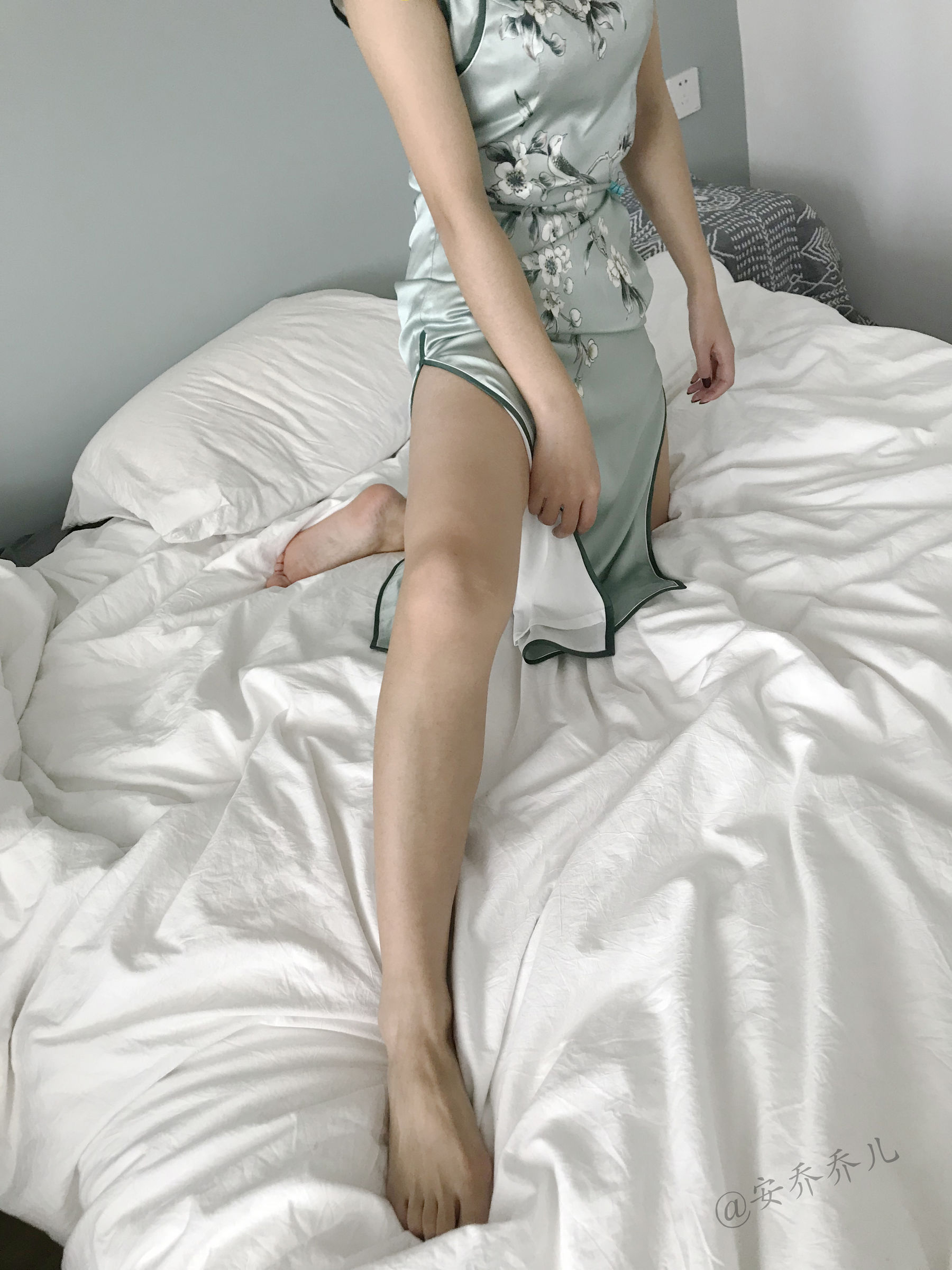 [福利COS] 安乔乔儿(Nia乔乔) No.017 安乔乔儿 黑丝旗袍第21张