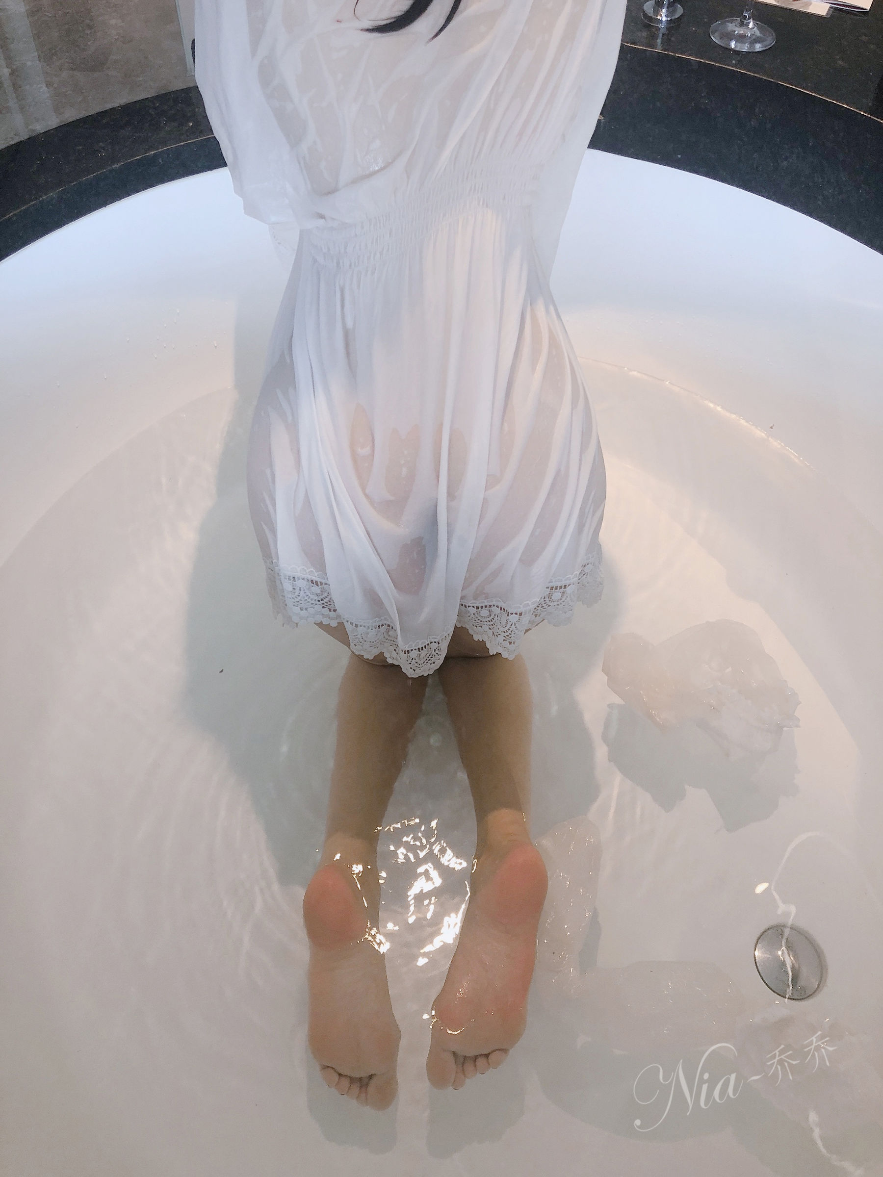 [福利COS] 安乔乔儿(Nia乔乔) No.024 美人出浴第36张