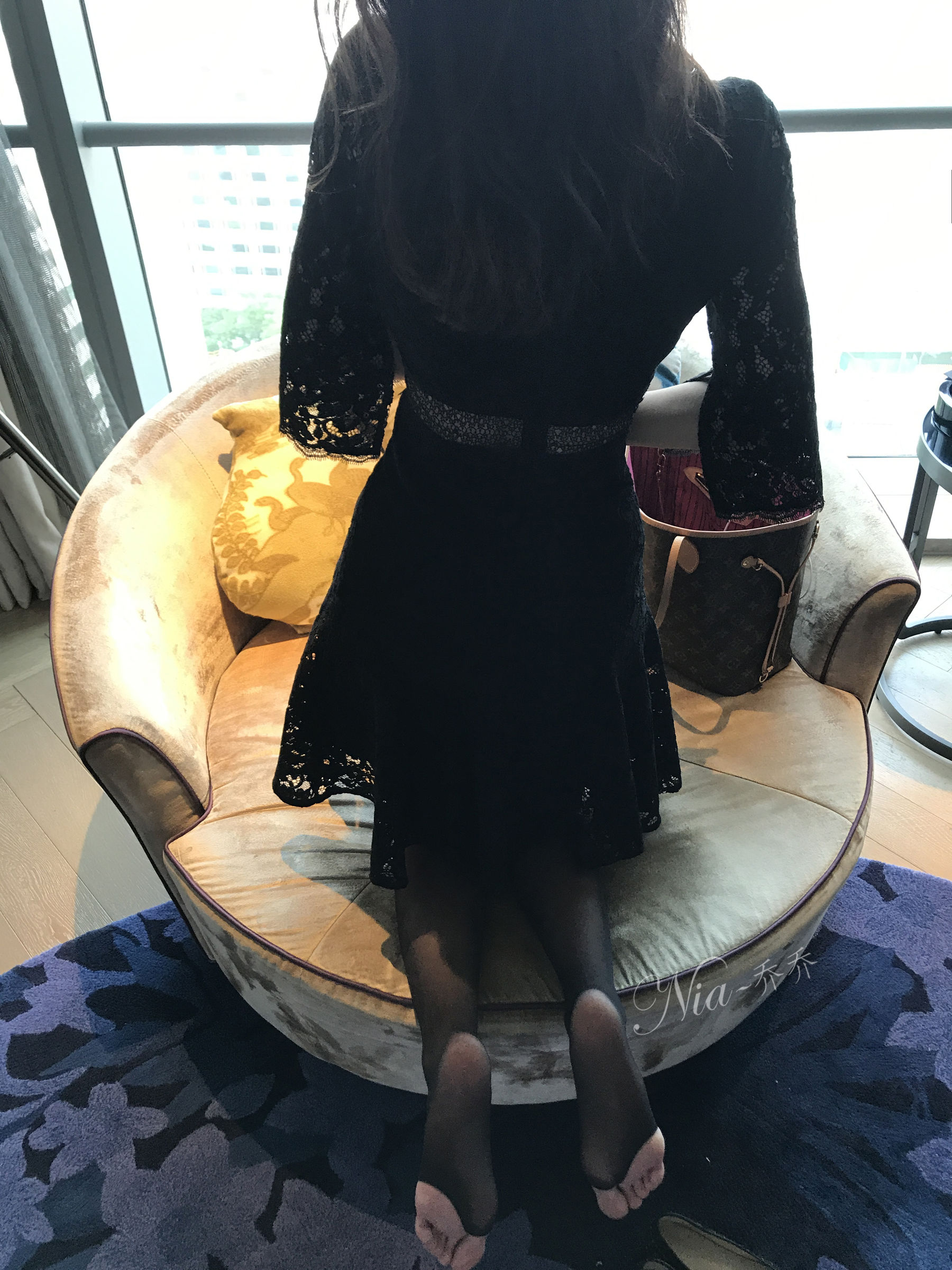 [福利COS] 安乔乔儿(Nia乔乔) No.023 出差刚到酒店呀第4张