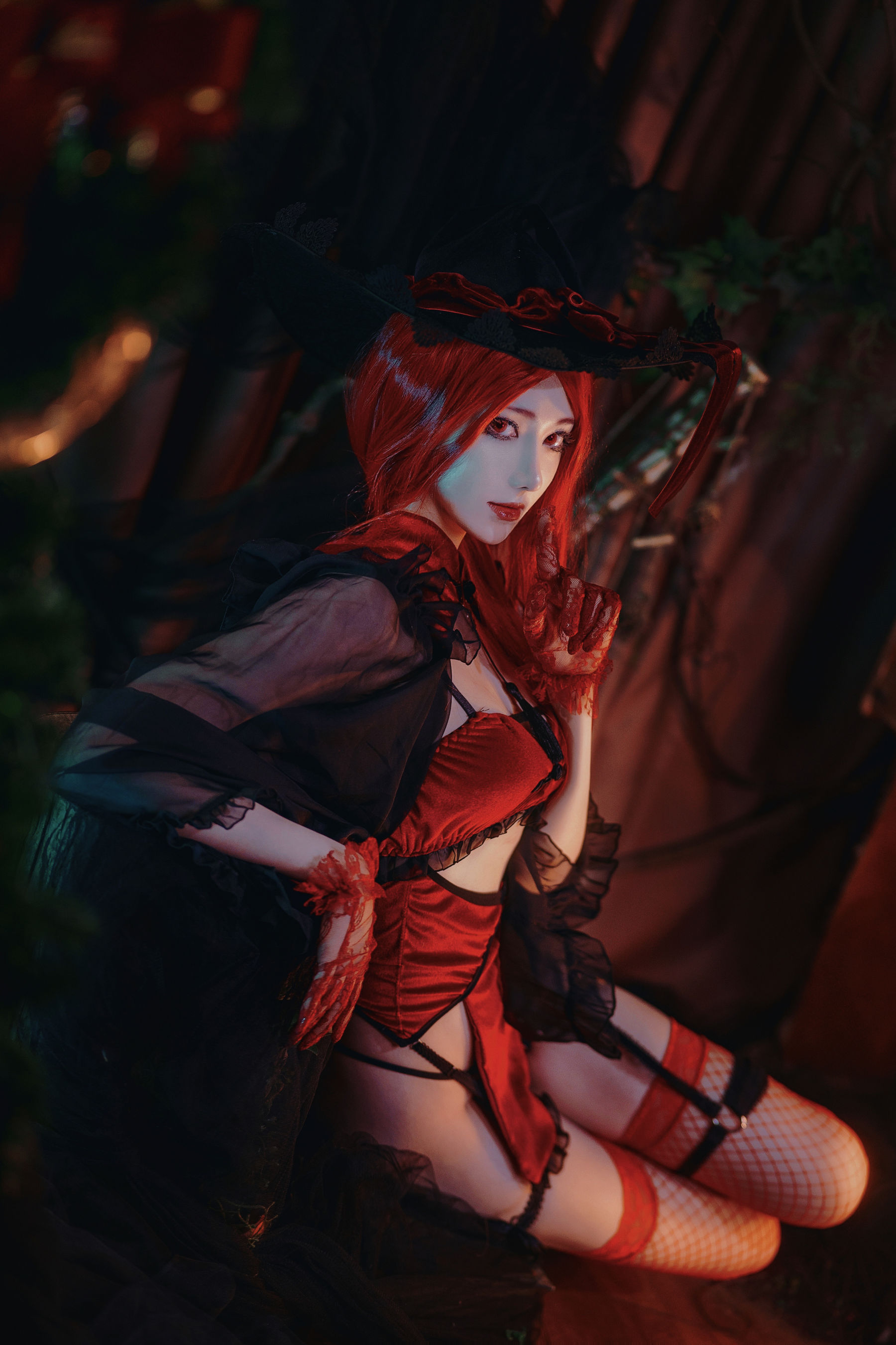 [福利COS] 动漫博主南桃Momoko - 红女巫第3张