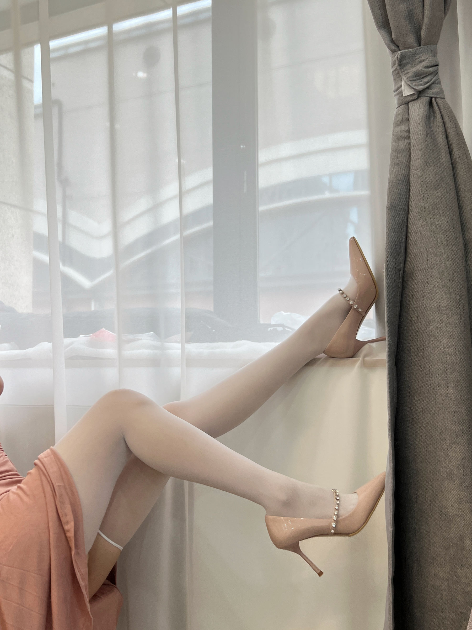 [福利COS] 蜜桃少女是依酱呀 - 人妻第5张