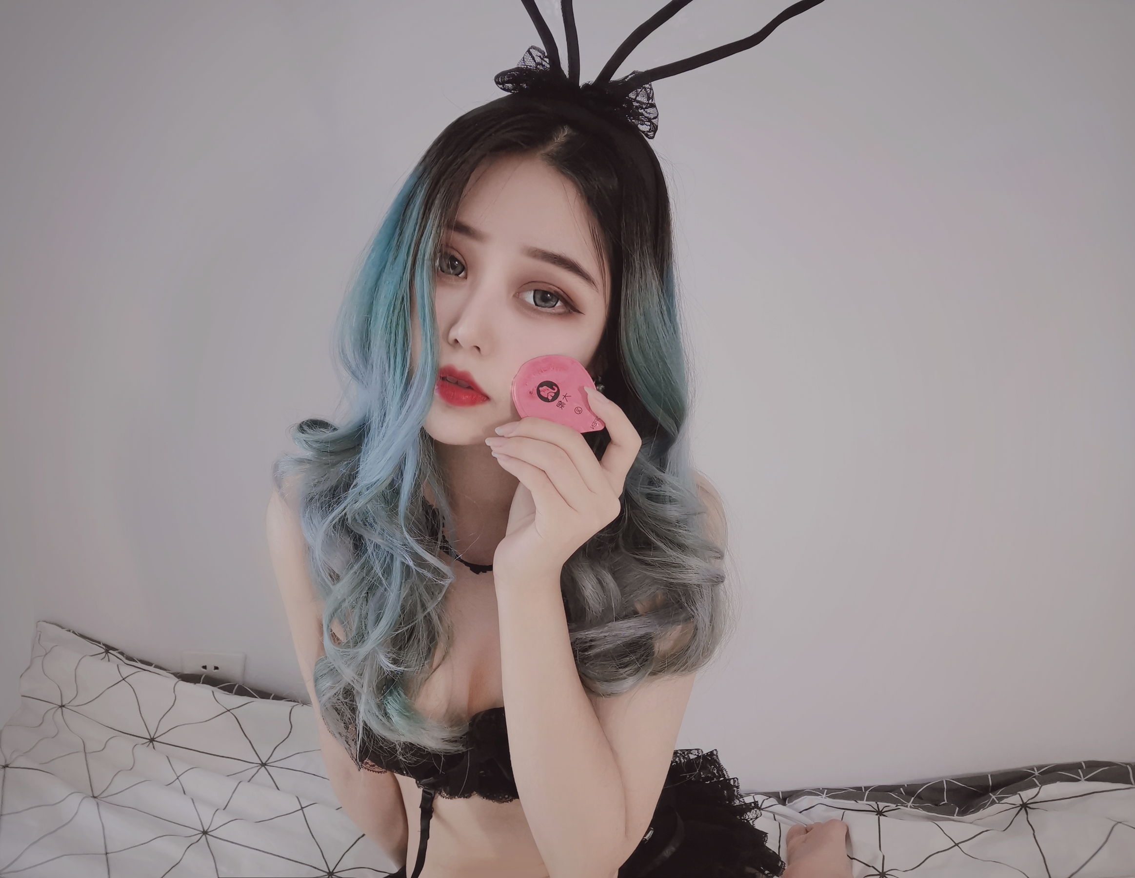 [福利COS] eloise软软 - 小粉盒黑兔子第5张