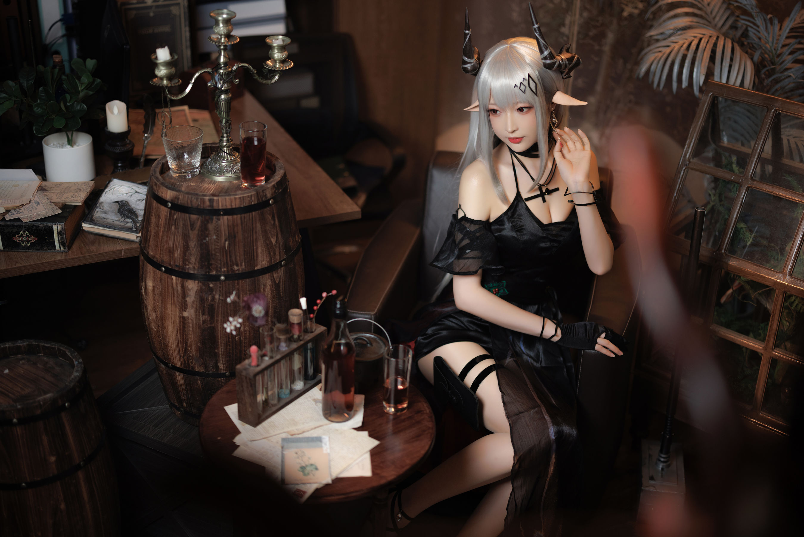 [福利COS] Coser小姐姐南宫 - 泥岩 礼服第9张