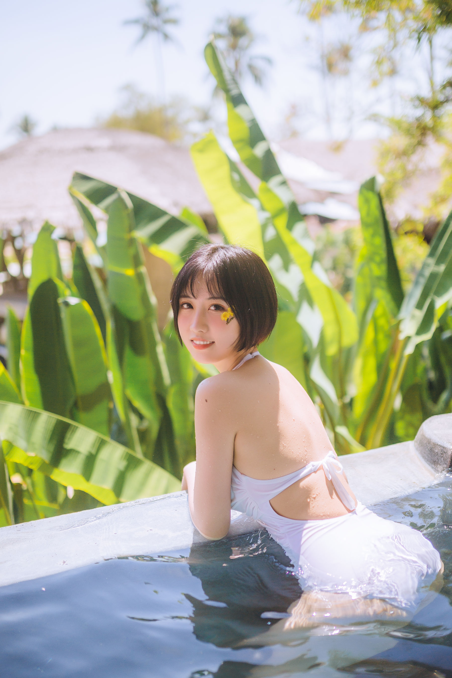 [福利COS] 次元少女念雪ww - 白色泳衣第5张