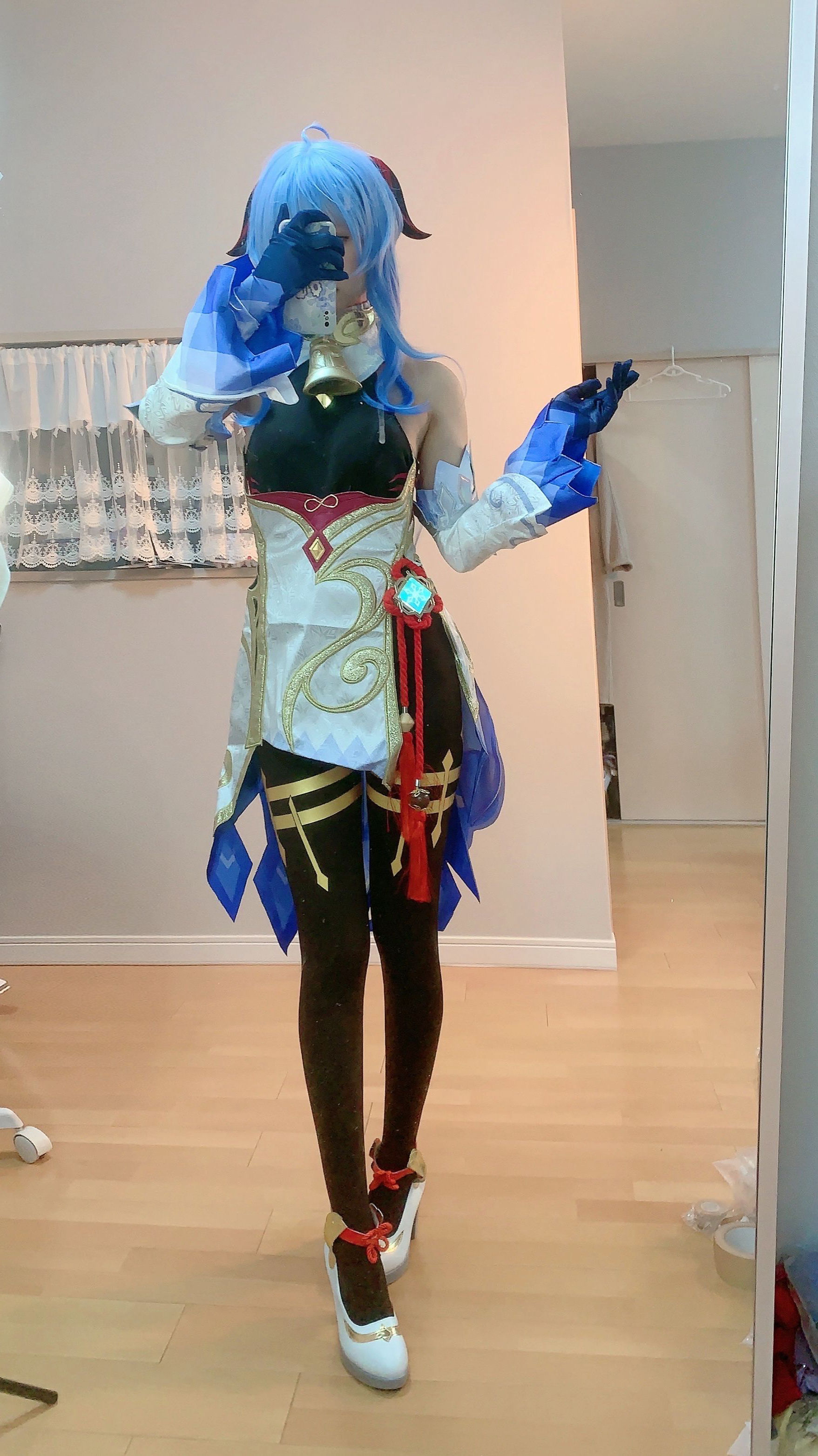 [福利COS] 千阳(ちよ) - 甘雨对镜拍第1张