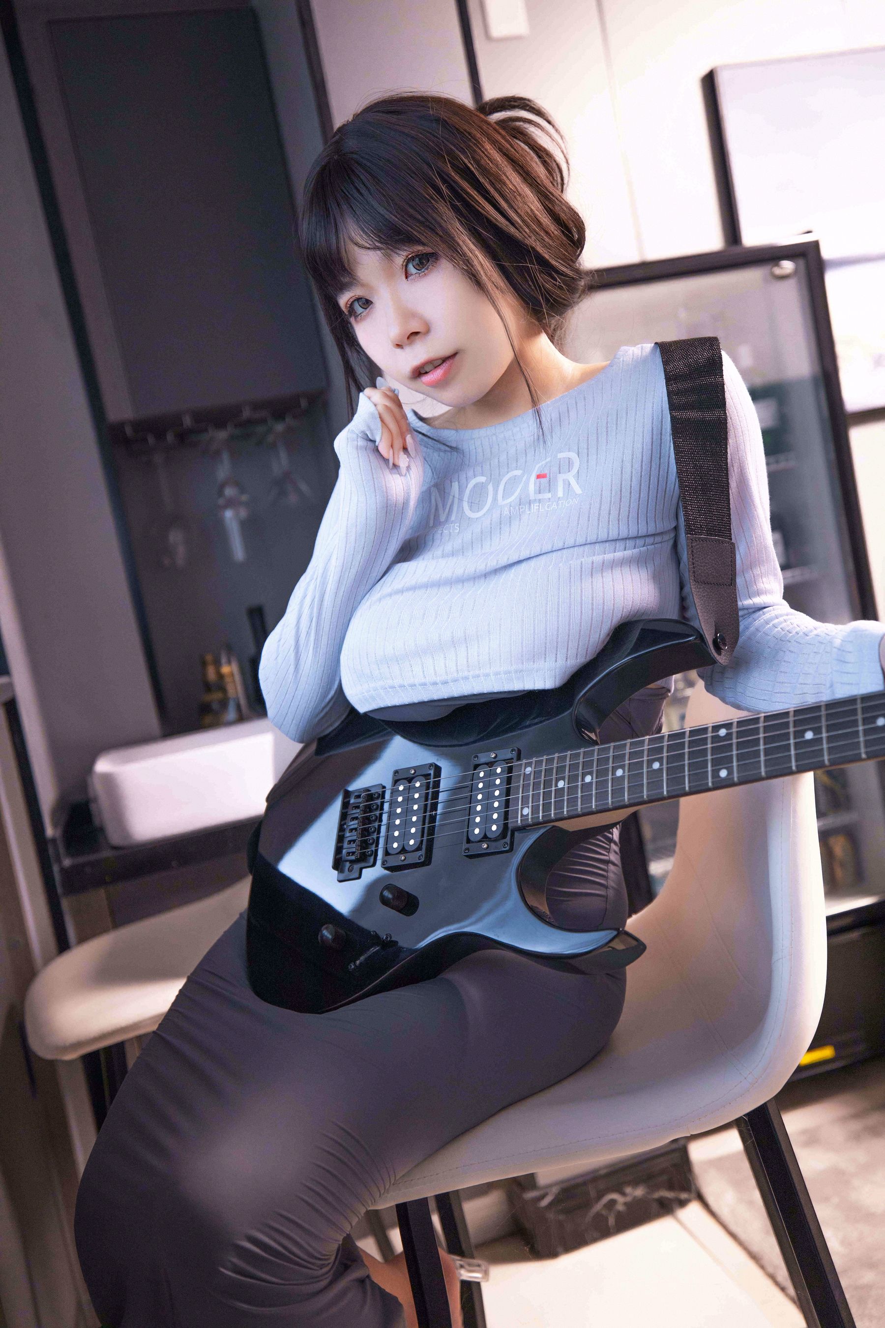 [福利COS] 自闭颜球球(无颜小天使wy) - 吉他妹妹2.0第1张