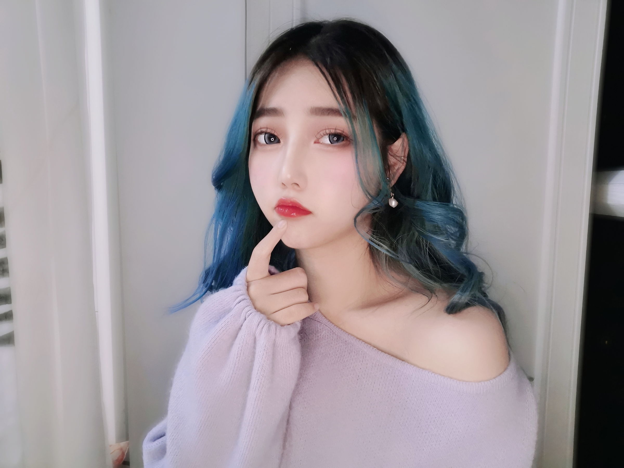 [福利COS] eloise软软 - 双拼丝袜第1张