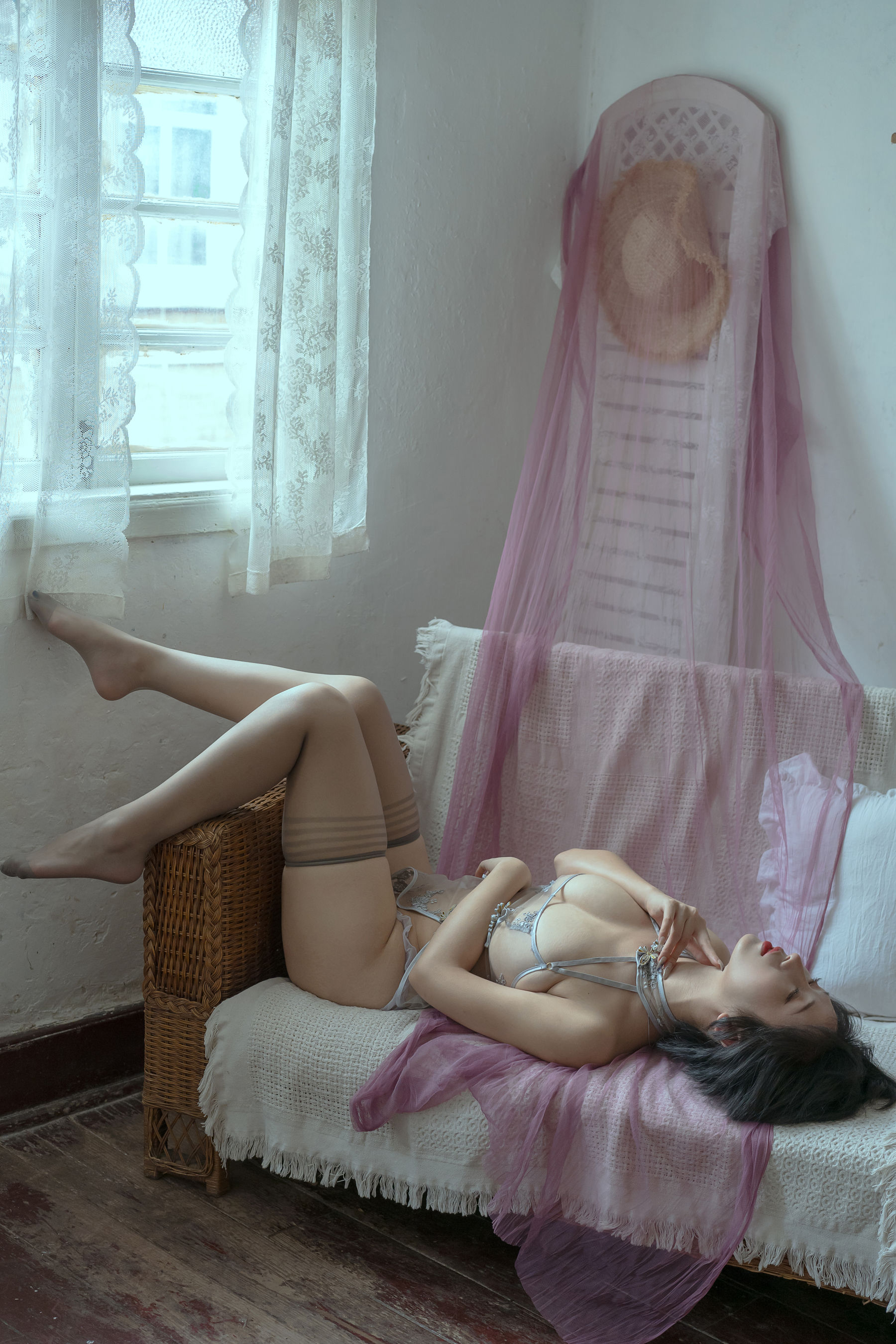 [福利COS] 云溪溪 - 奶桃 暧昧第16张