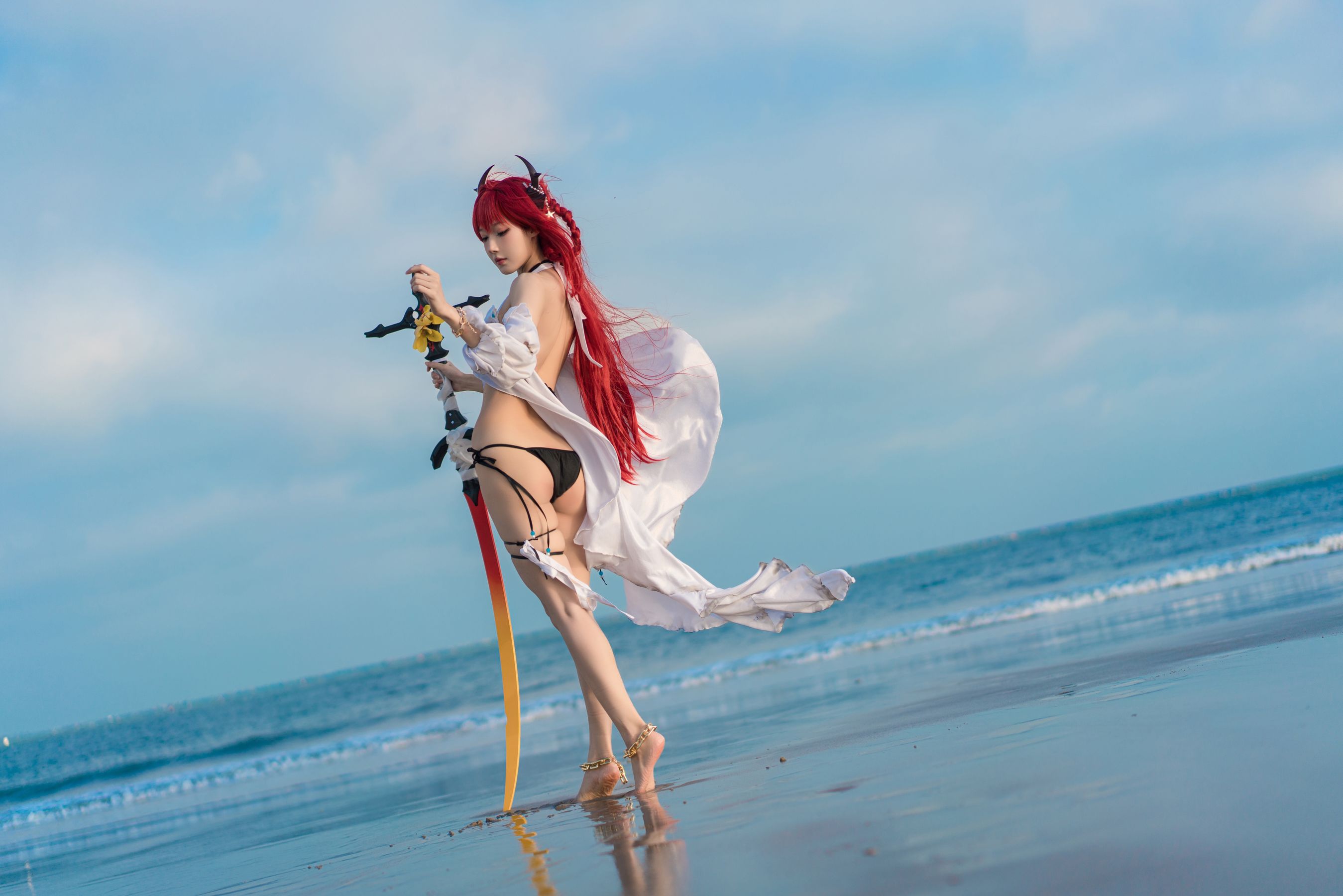 [福利COS] 动漫博主阿包也是兔娘 - 明日方舟 史尔特尔泳装第10张