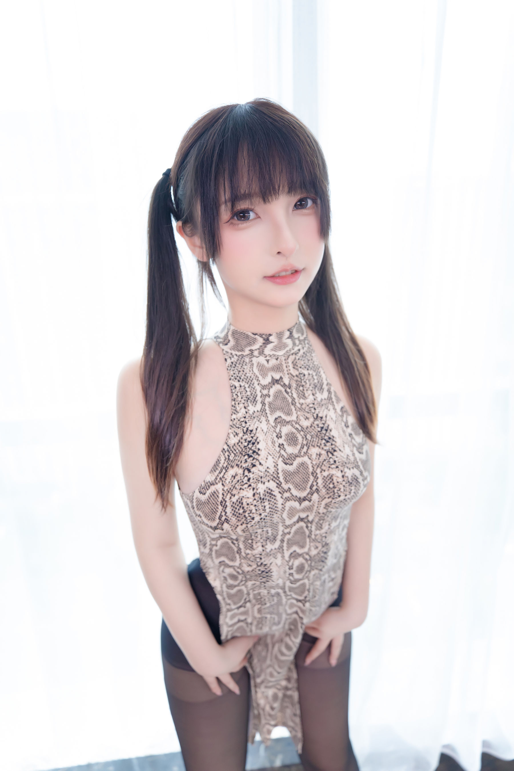 [福利COS] 萝莉神楽板真冬 之蟒纹旗袍第18张