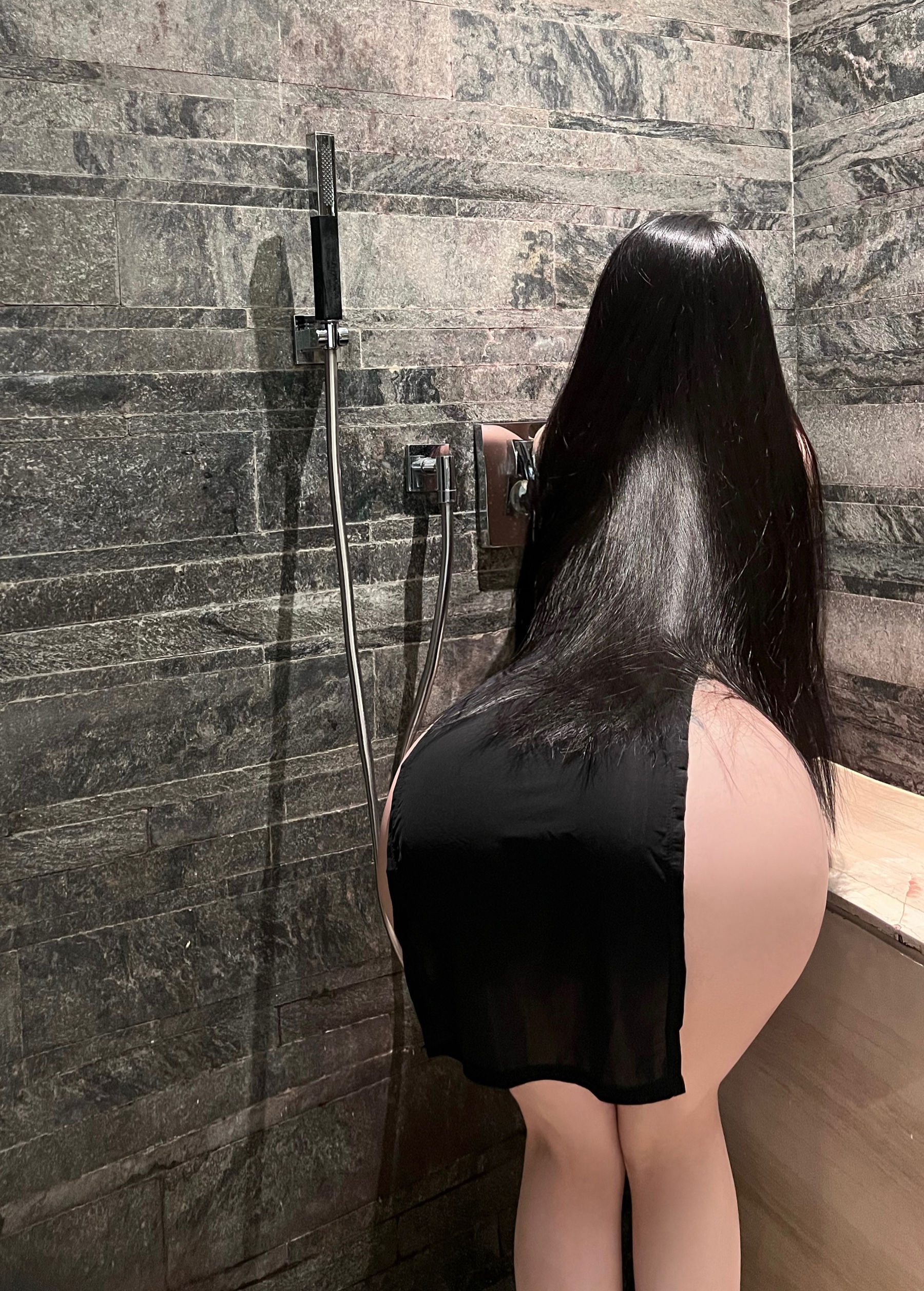 [福利COS] 美臀女神左公子666 - 遮不住的美臀第4张