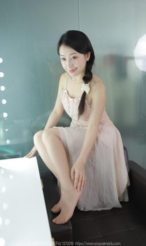 [IESS异思趣向] 2024.08.05 丝享家1812：小婕《藕粉吊带裙》[88P]