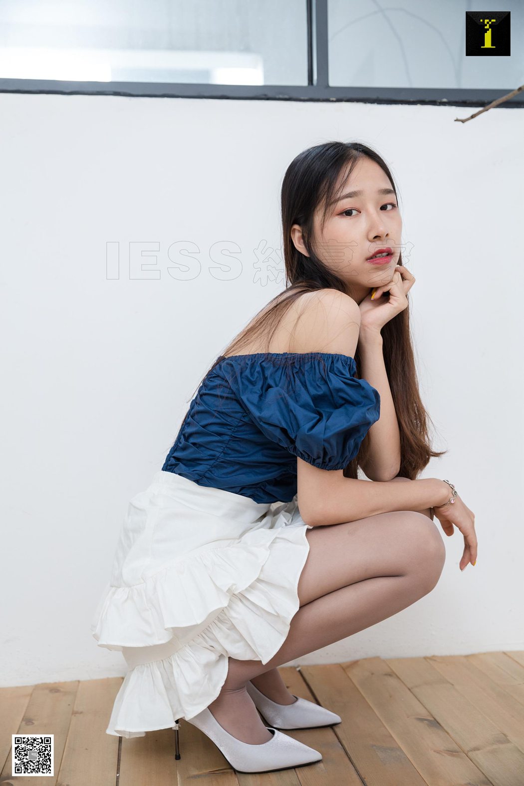 [IESS异思趣向] 2019.08.23 丝享家557：美子《回家换鞋的美子》 在现浏览第2张