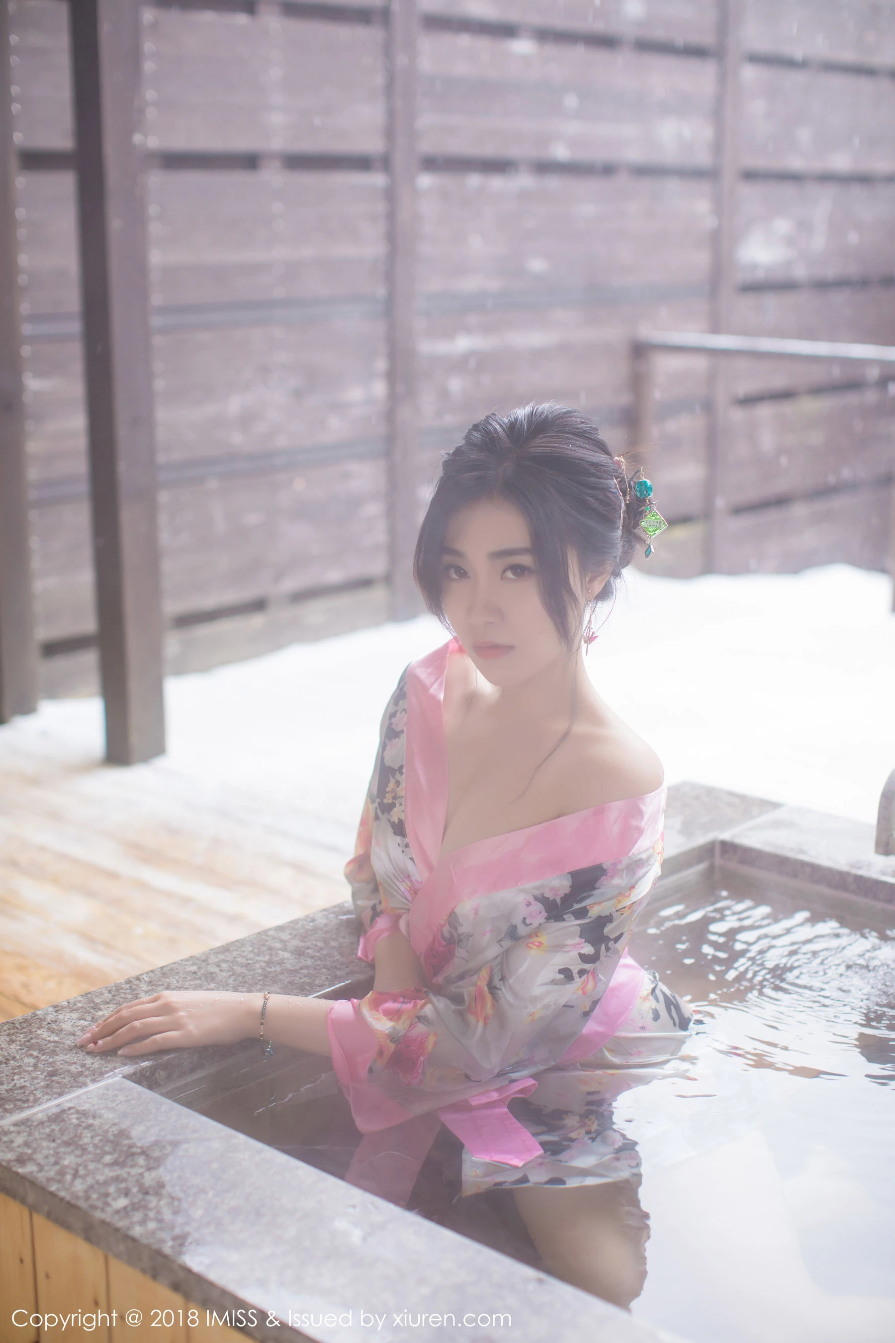  许诺Sabrina《浴池和服+蕾丝美腿》 爱蜜社IMiss Vol.221第2张