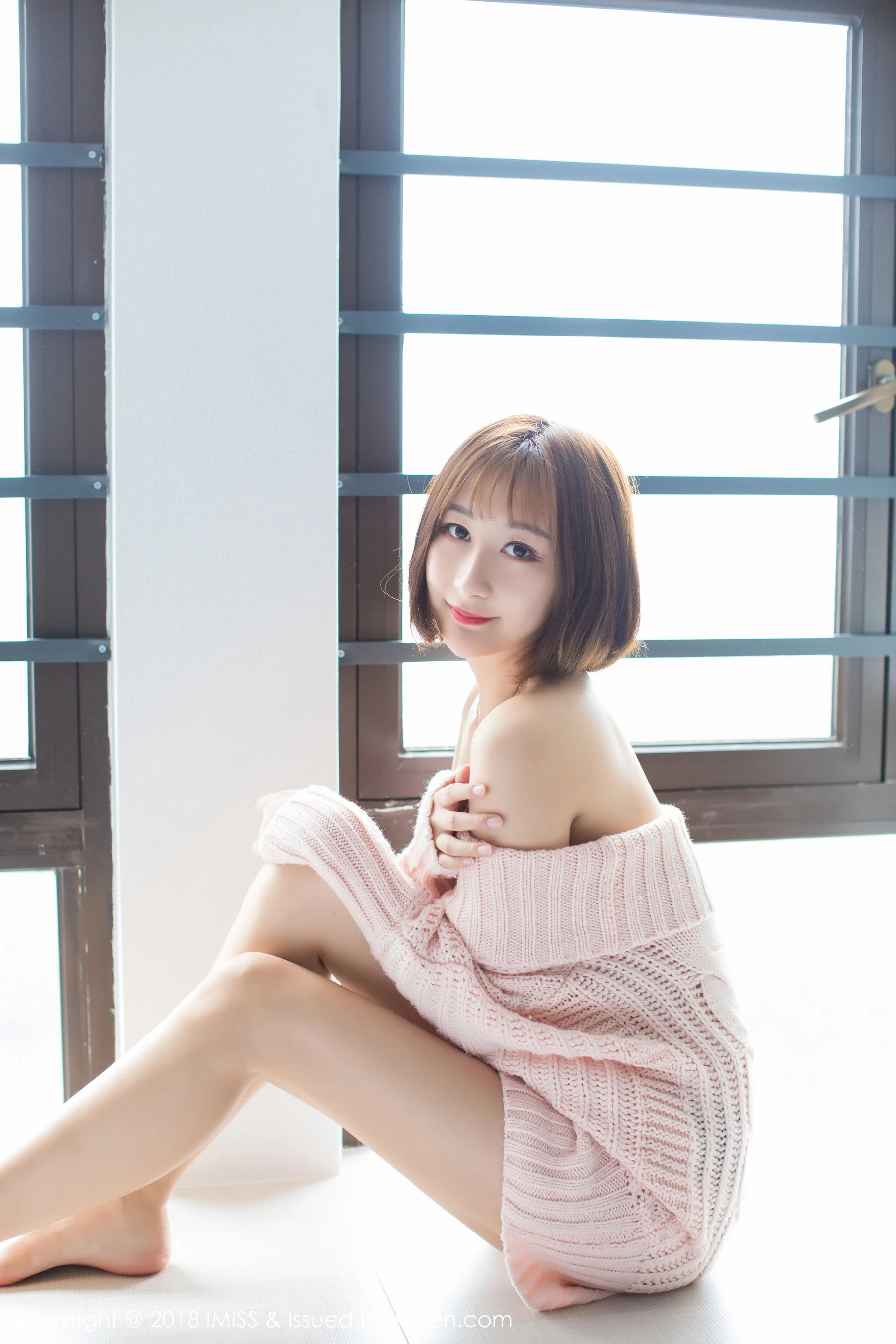  九尾Ivy-《性感极致的丝袜美腿诱惑》 爱蜜社IMiss Vol.240第1张