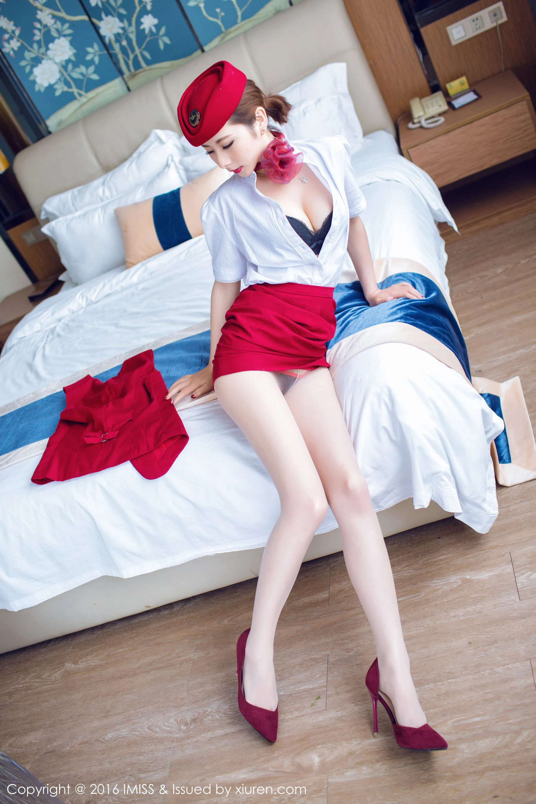 莉莉Lily《兔女郎、空姐制服+死库水湿身系列》 爱蜜社IMiss Vol.082第7张