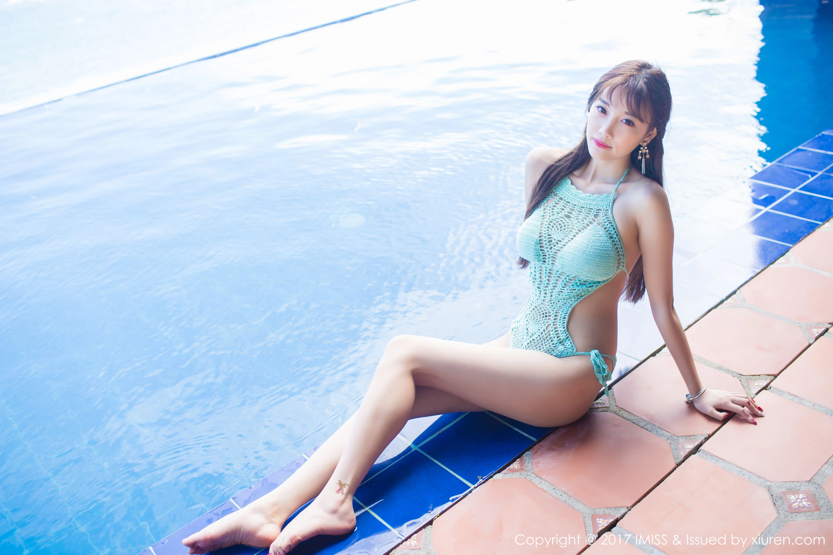  sugar小甜心CC《针织比基尼+黑丝美腿》 爱蜜社 Vol.147第1张