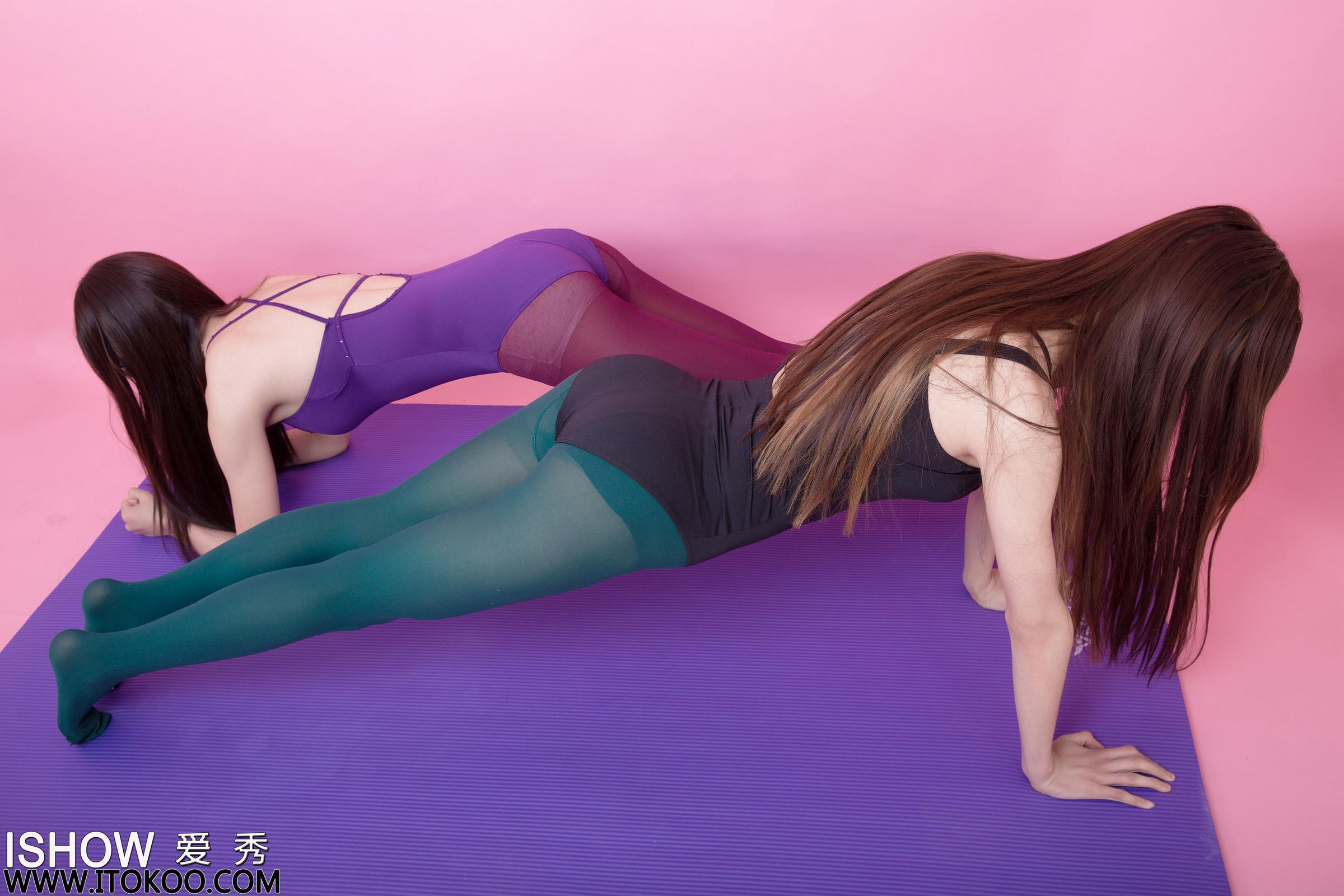 [ISHOW爱秀]吊带连体运动内衣美女Model 小汝Ruby ＆ 小煜CC 连身丝袜美腿性感写真 2016-02-01 No.028第11张