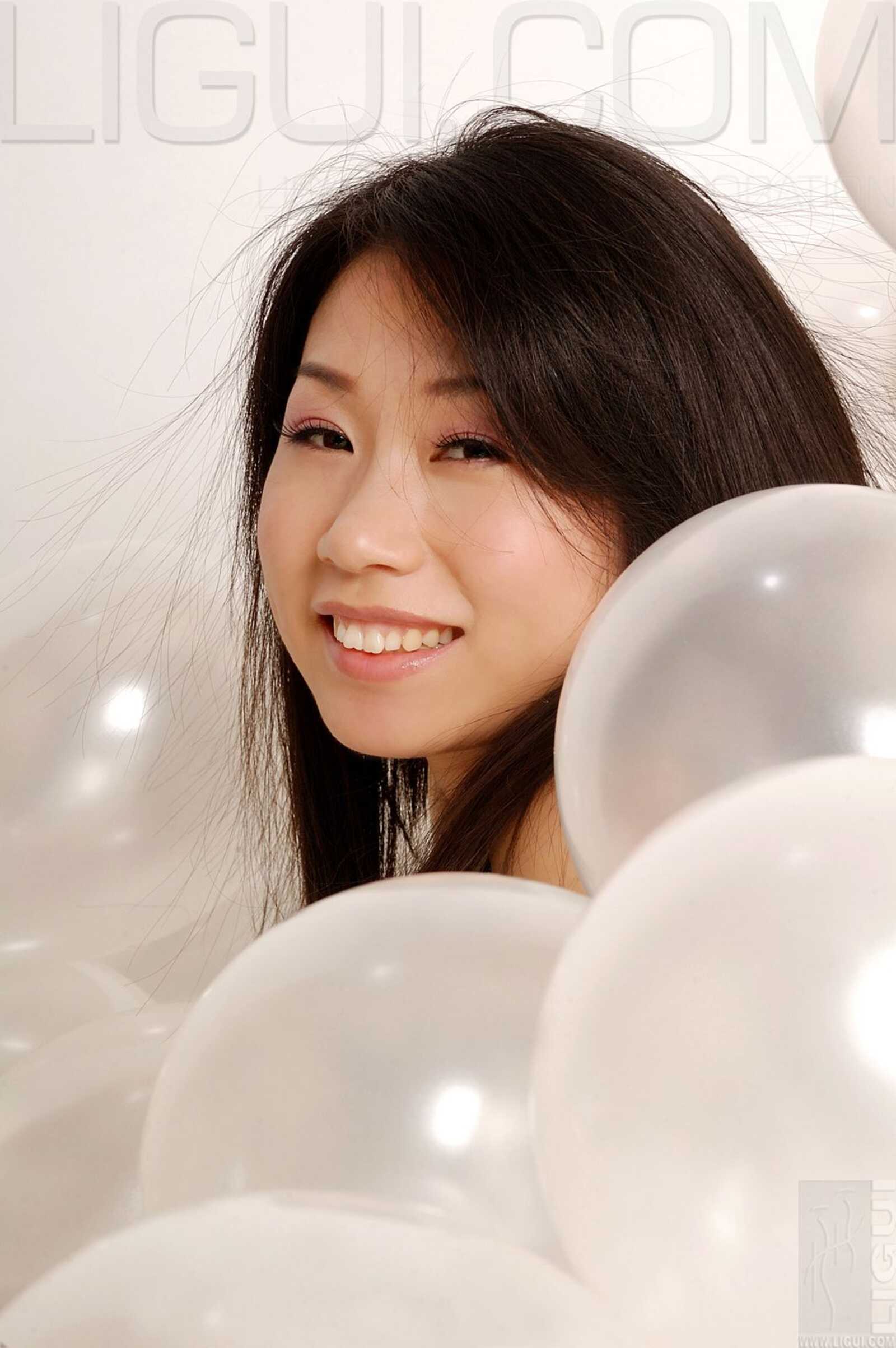 [丽柜LiGui] Model 海伦《白色的幻想》丝足写真集图第3张