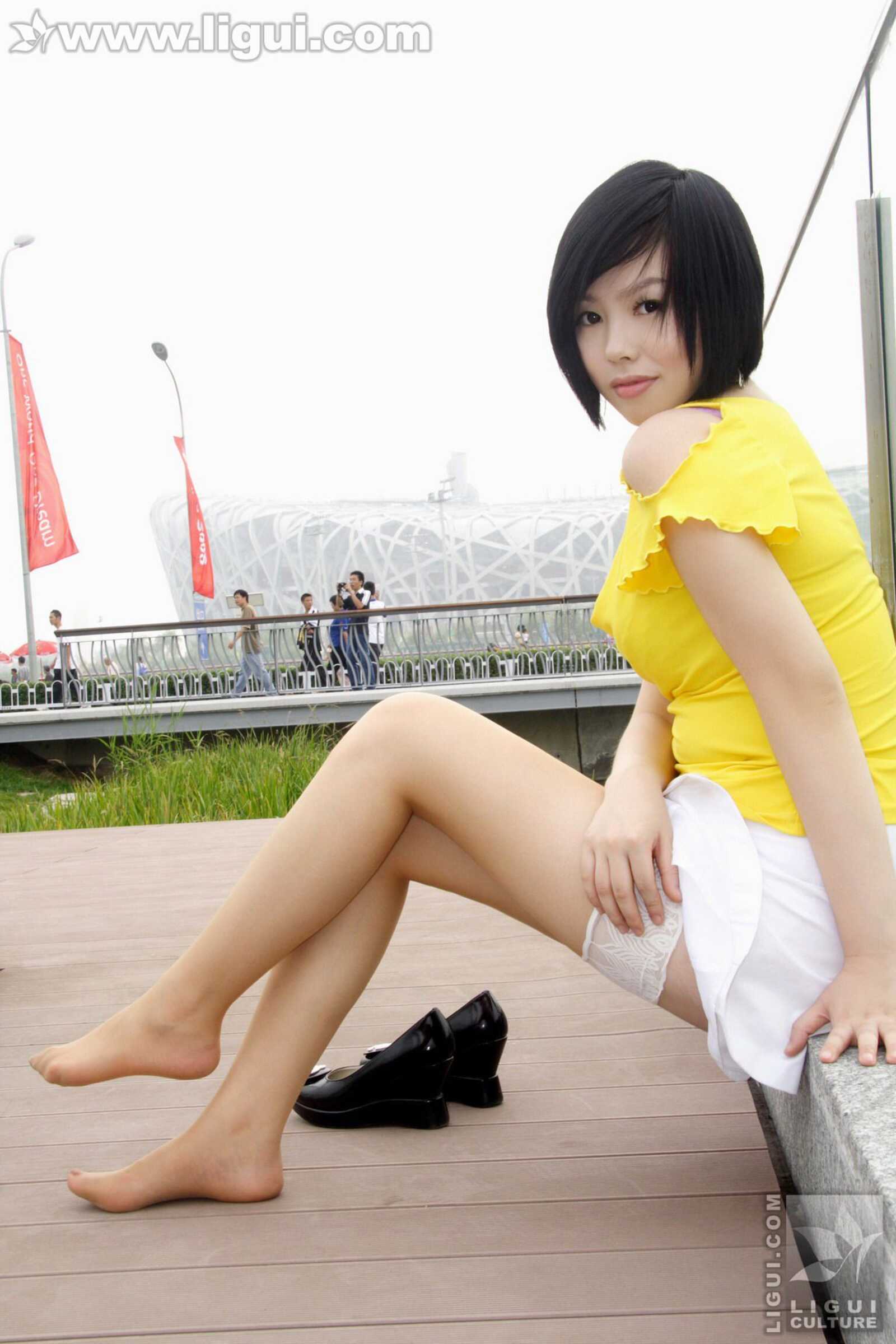 Model 幕子《草地上展现多姿美腿》 [丽柜LiGui] 丝第8张