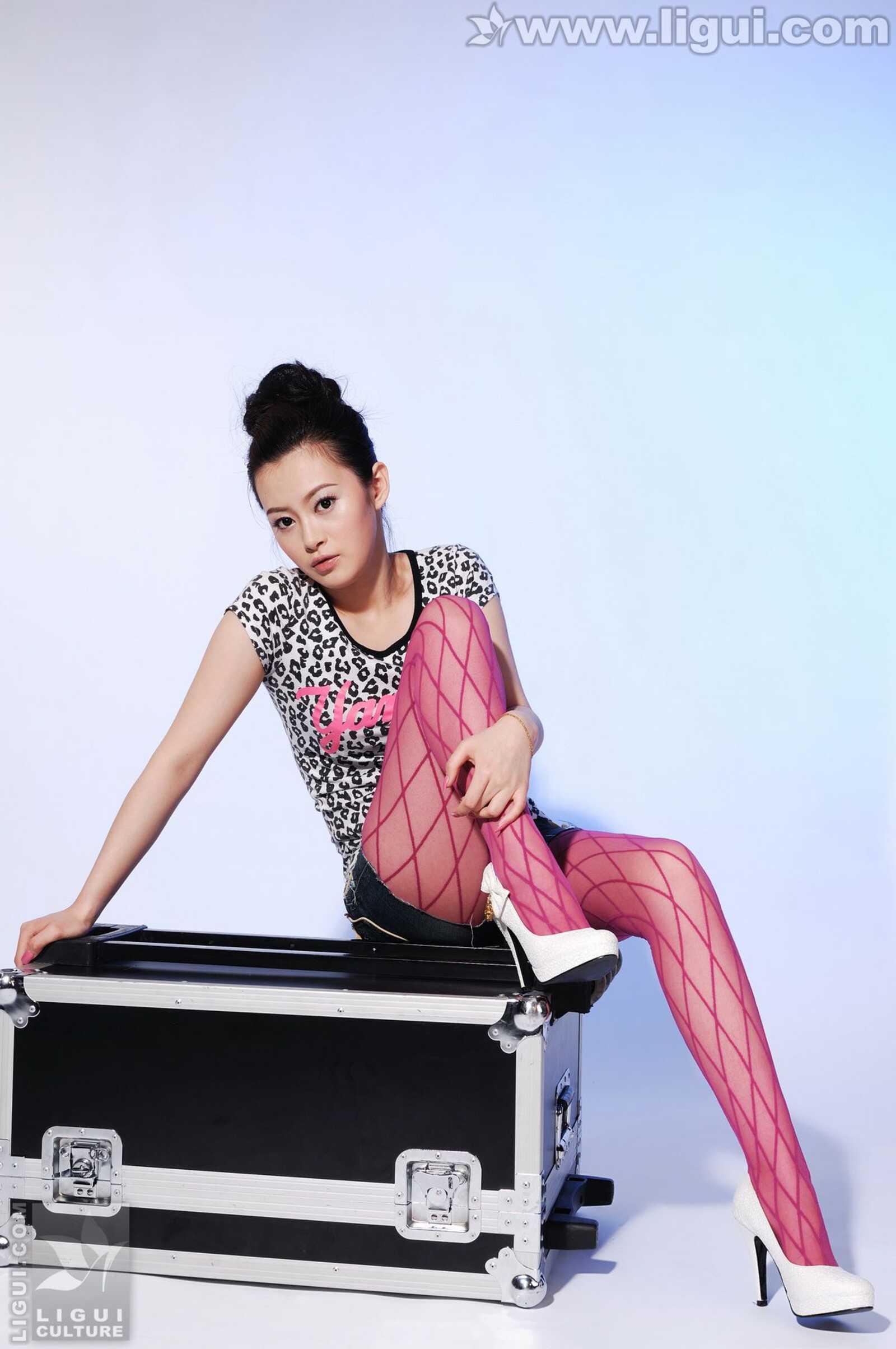 Model 陈佳佳《色彩絢爛的絲襪高跟演繹》 [丽柜第4张