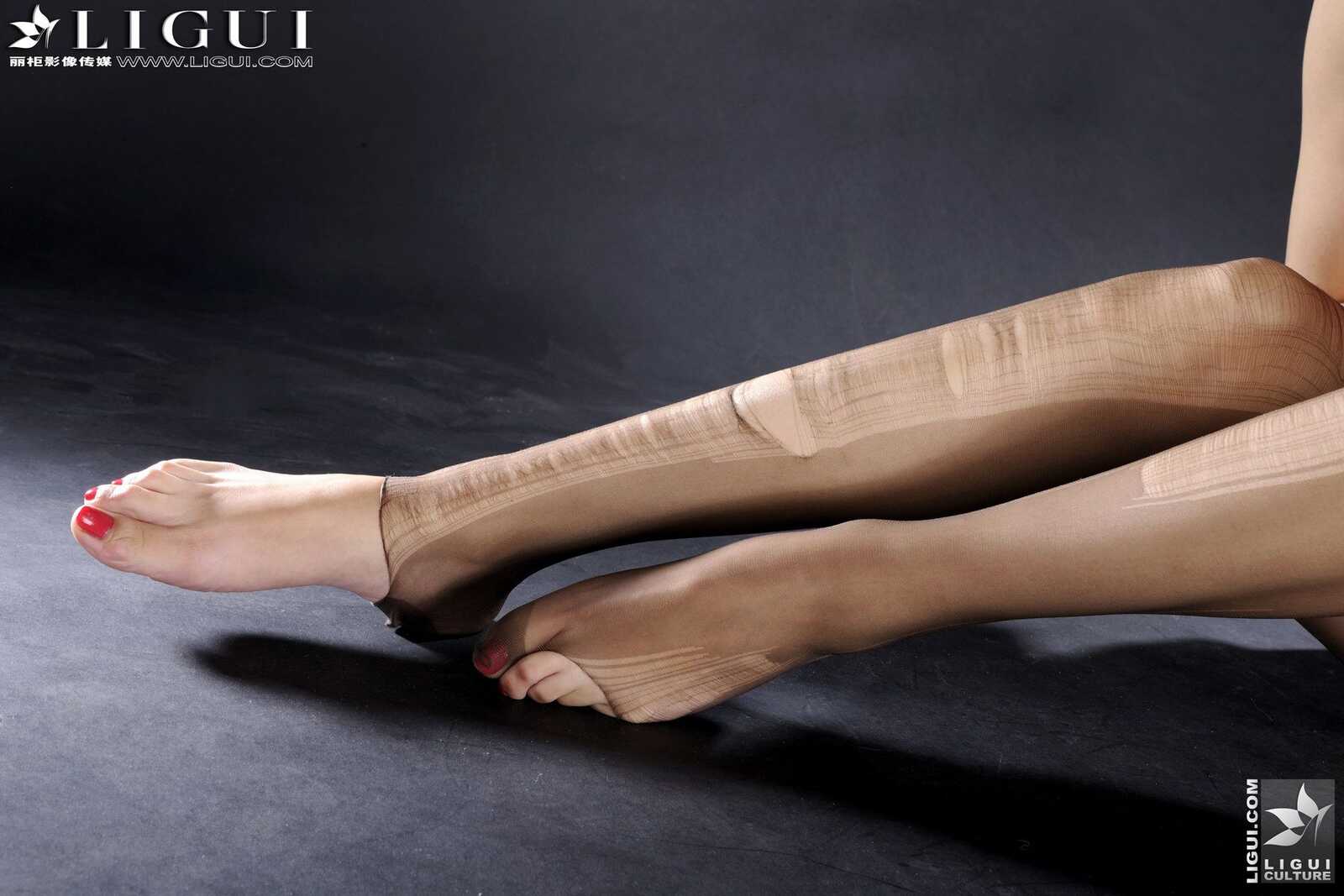 Model Cherry《火红的中国情》 [丽柜LiGui] 美腿玉足第1张