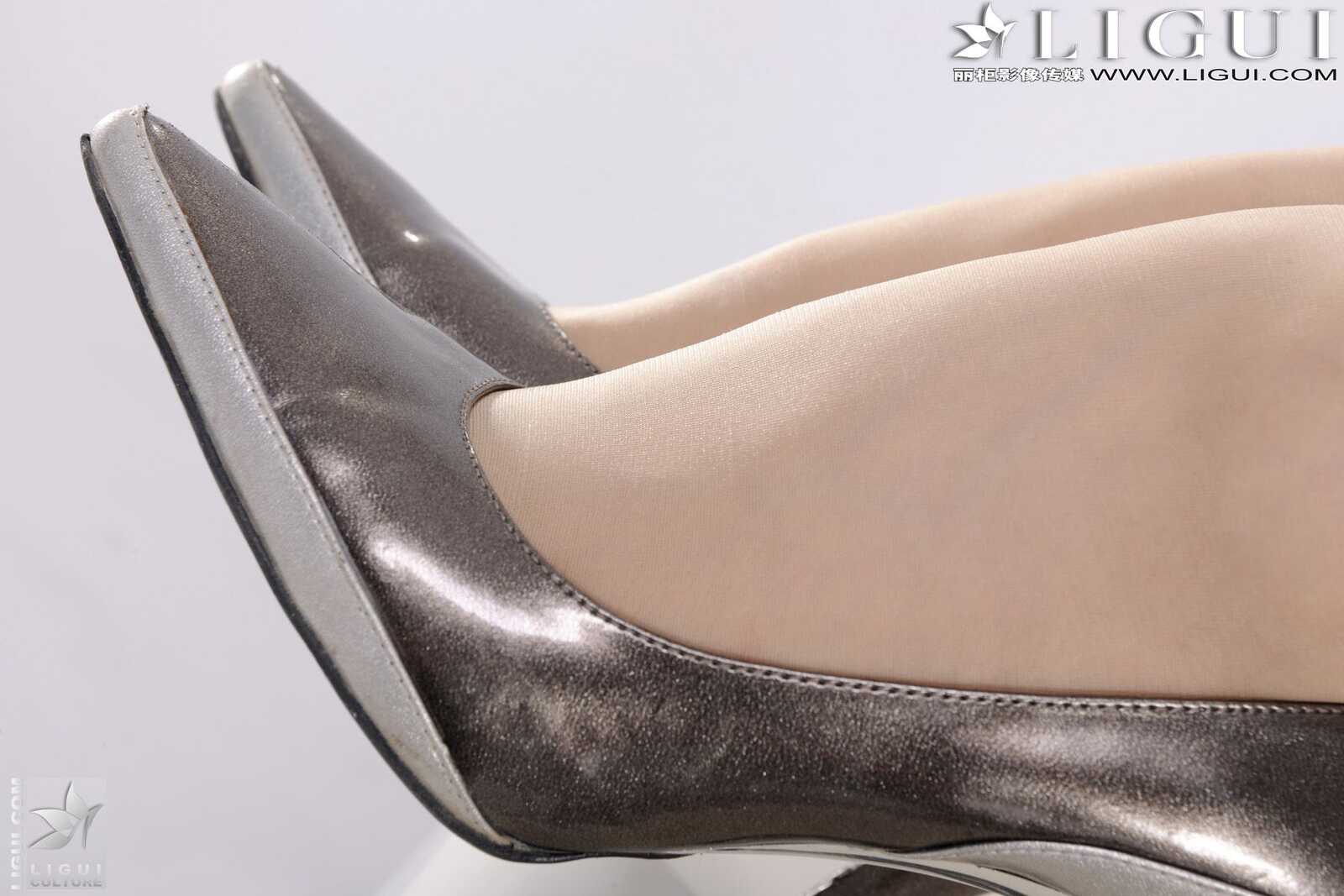 Model 雪儿《牛仔超短裙+肉丝高跟》 上下合集 [丽第12张