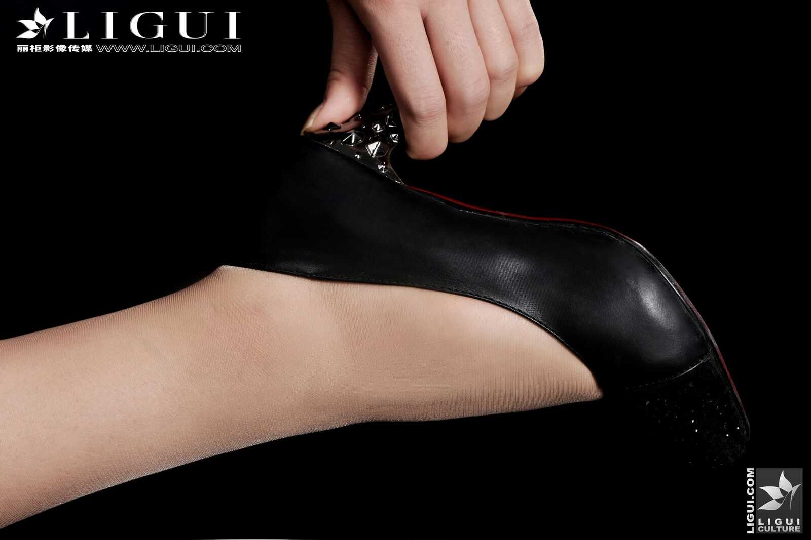 Model 怡萱《迷人的家庭女教師》上中下合集版第16张