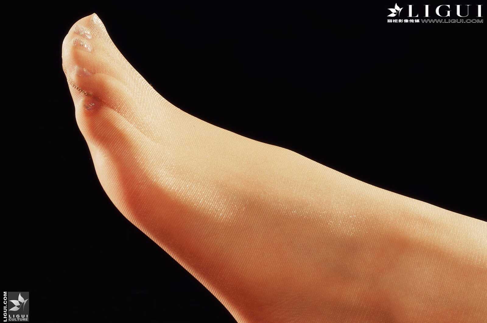 Model CC《玉足》 [丽柜LiGui] 美足写真图片第4张