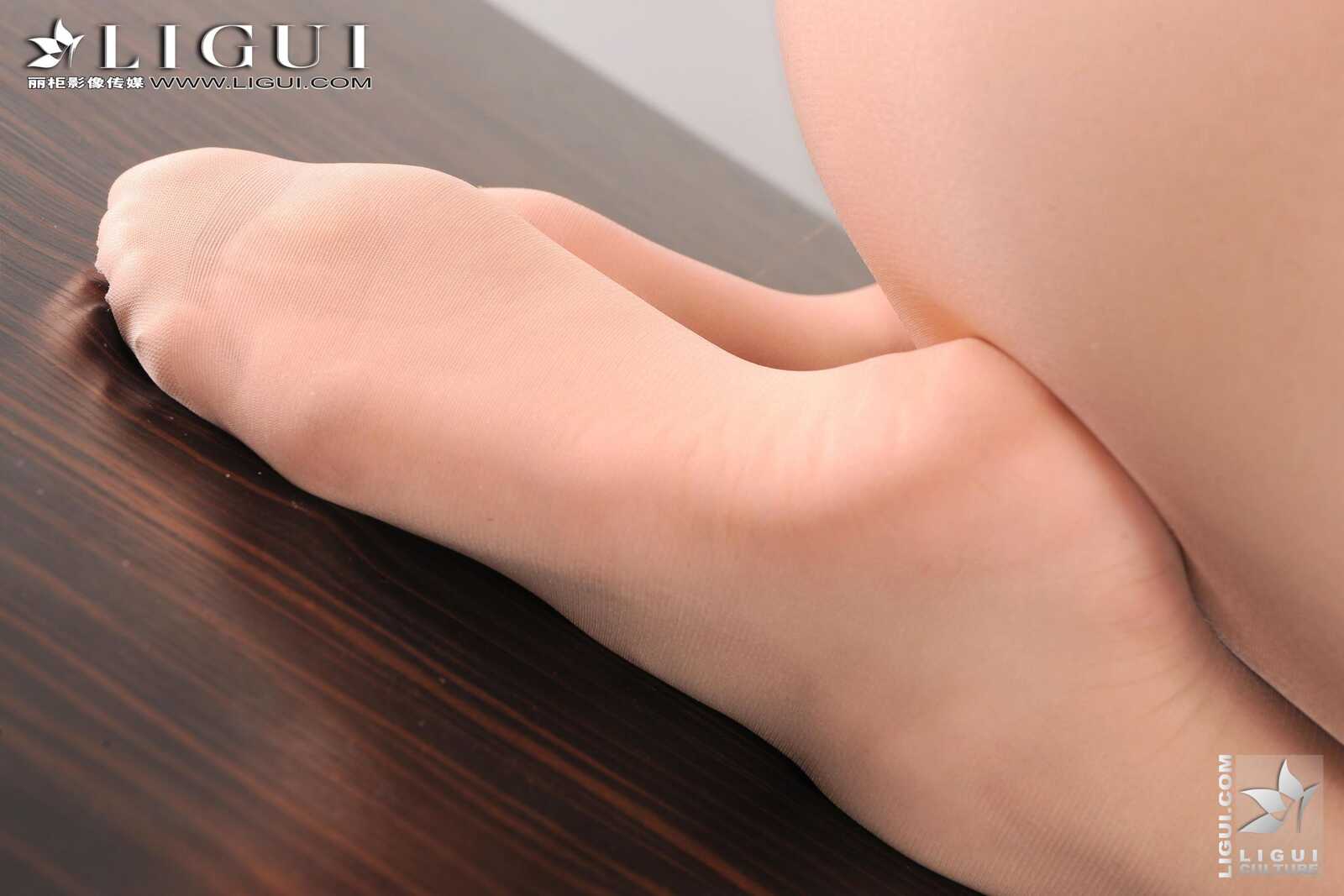 Model 桃子《办公室丝足秀》上下合集 [丽柜LiGui第4张