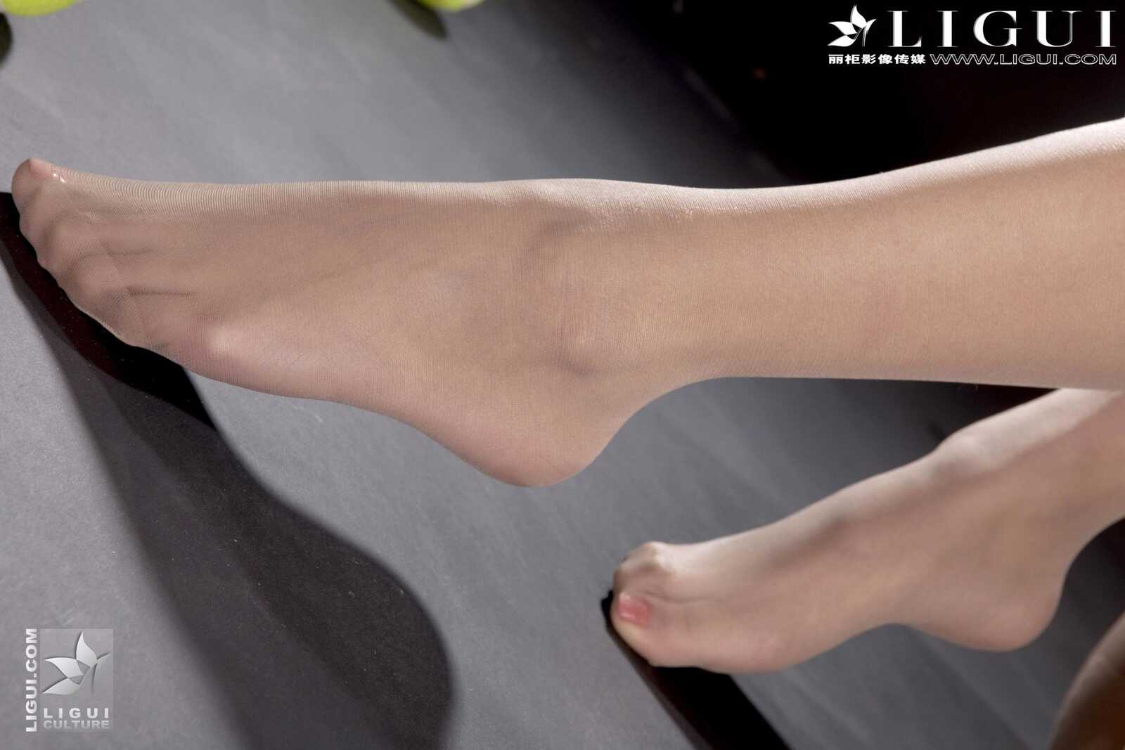 Model 美美《羽毛球美人丝足秀》上中下合集 [丽柜第3张