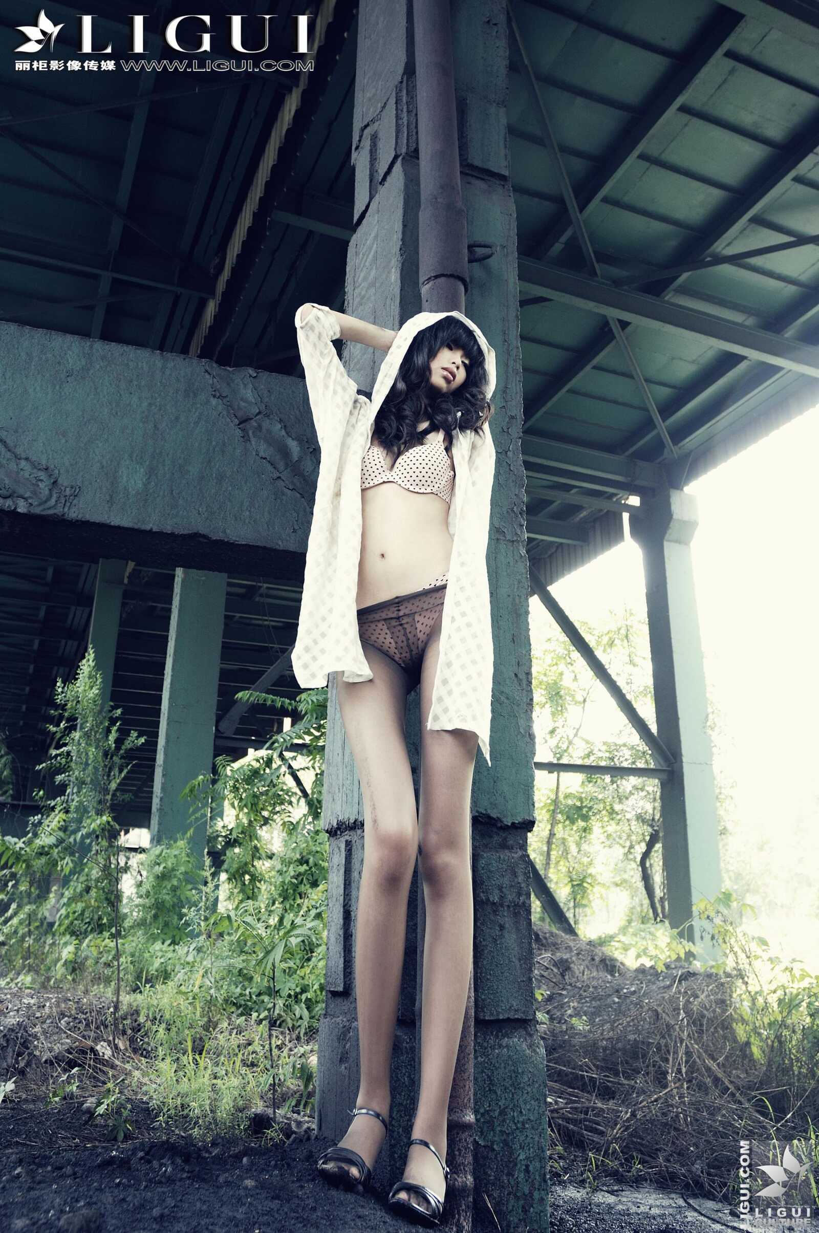 Model 孟露《黑丝高跟外拍》 [丽柜LiGui] 美腿玉足第5张