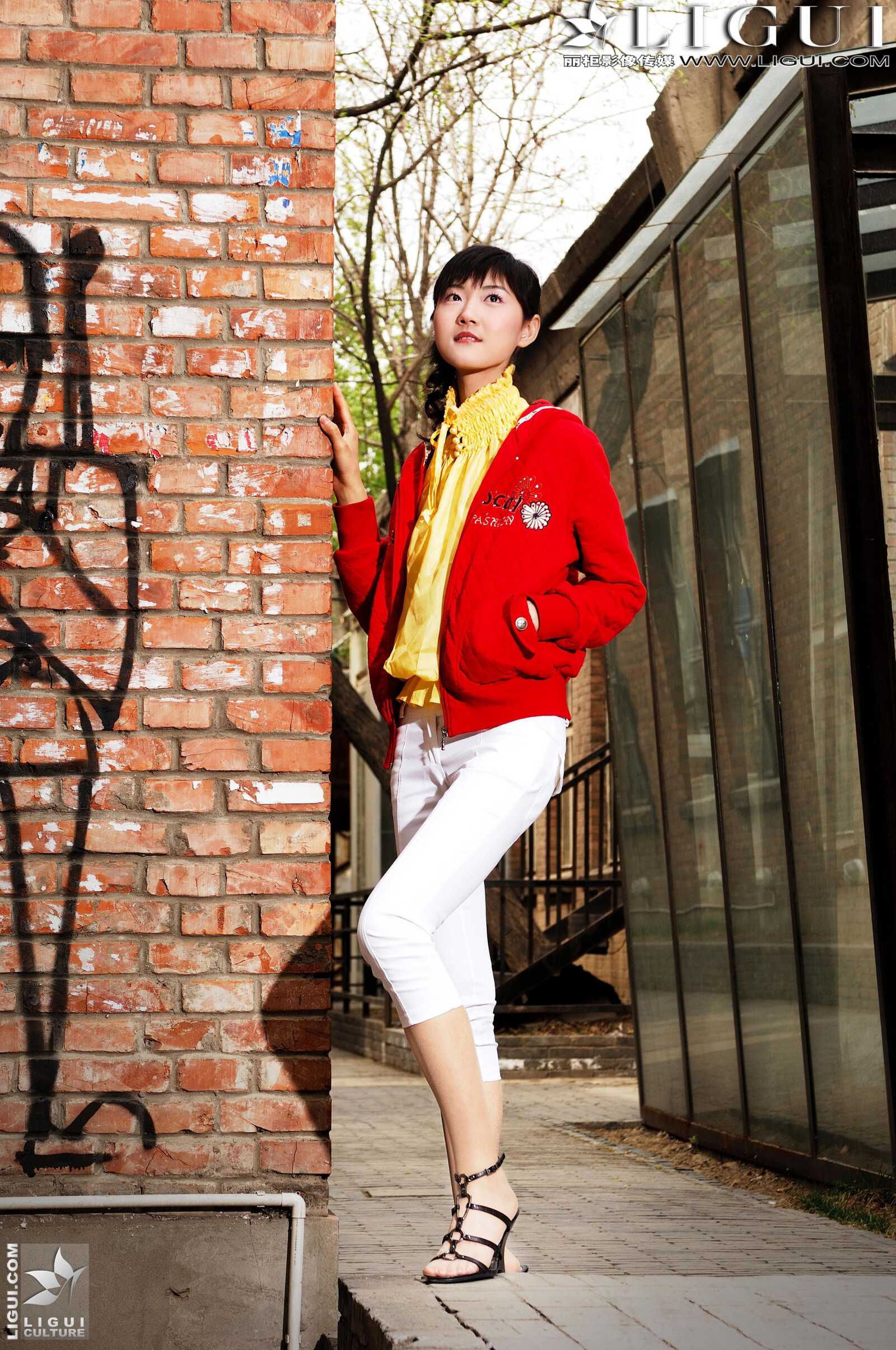 [丽柜贵足LiGui] Model 婷婷《街拍高跟系列》美腿丝第16张