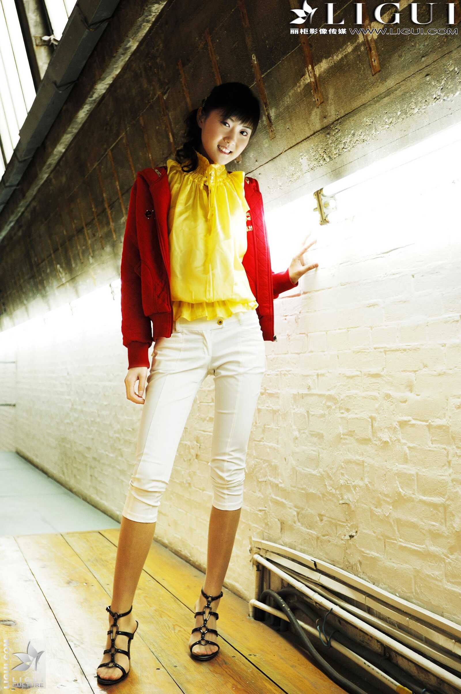 [丽柜贵足LiGui] Model 婷婷《街拍高跟系列》美腿丝第13张
